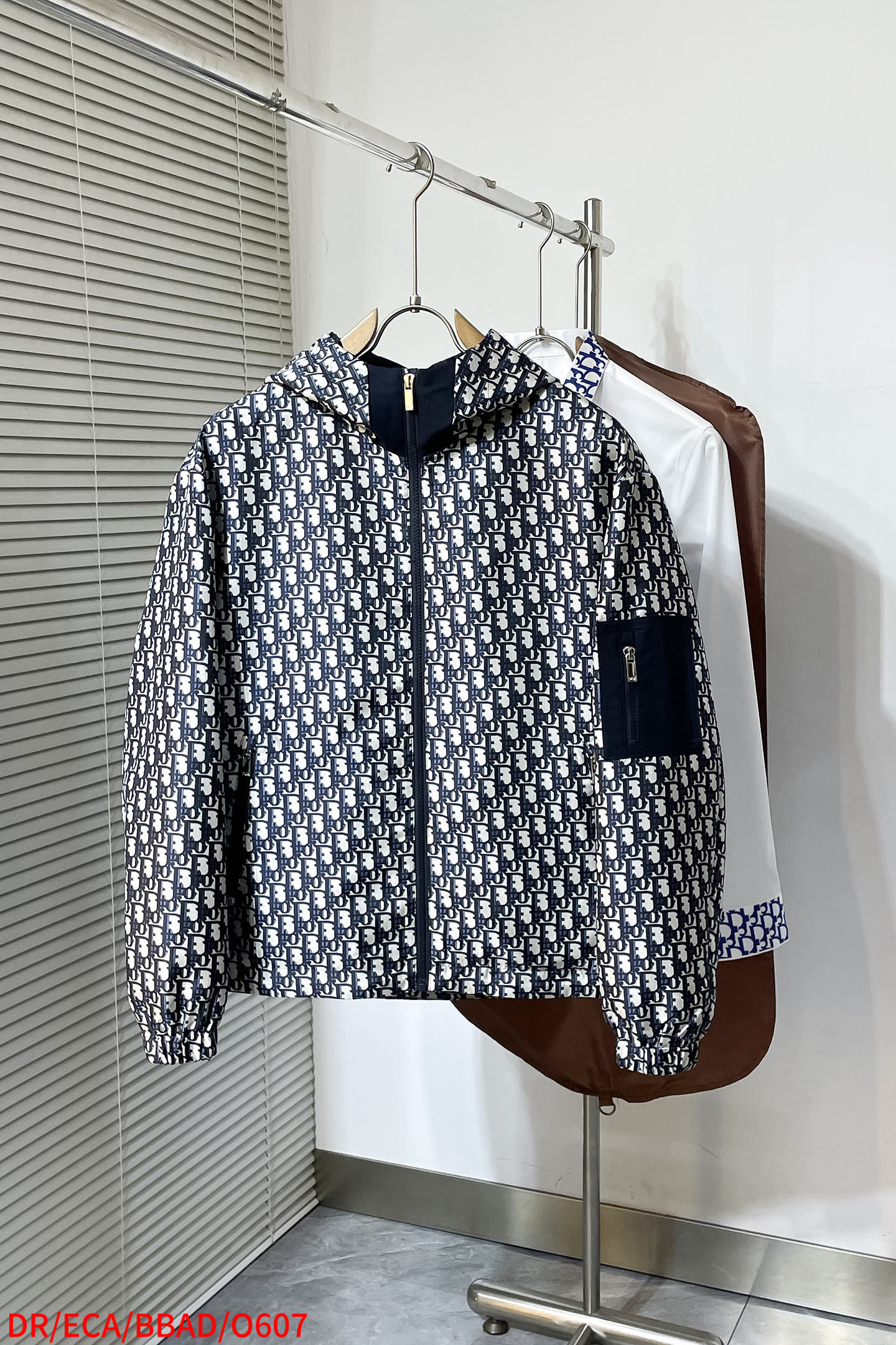 今季の秋冬暖かい服 クリスチャンディオール アウター/トレンチコート
