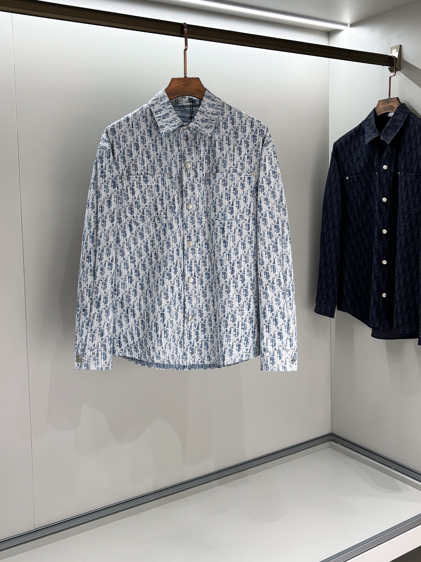 秋冬暖かい服 クリスチャンディオール トップス/アウター 恋人