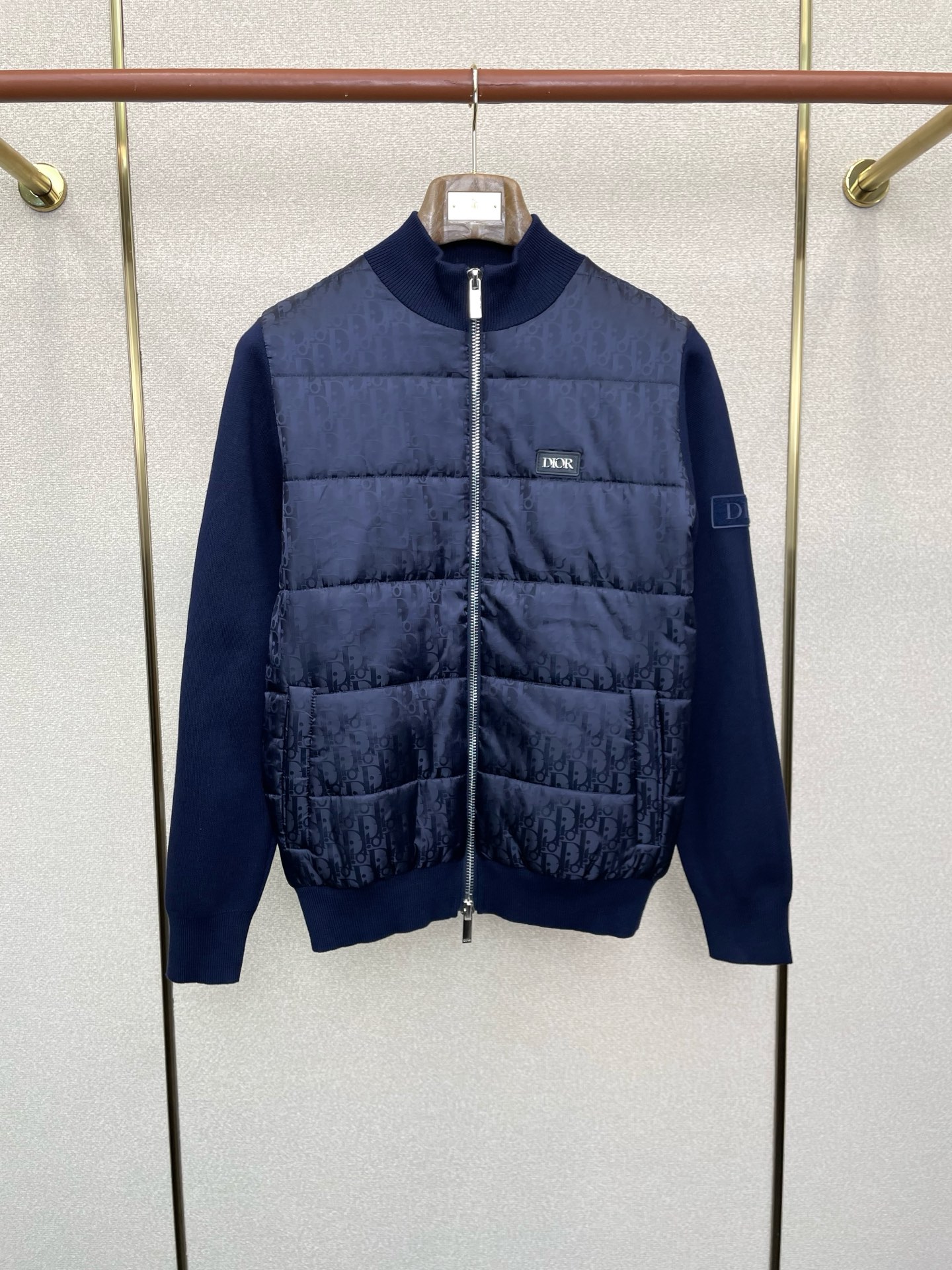 今季の秋冬暖かい服 クリスチャンディオール アウター/トレンチコート