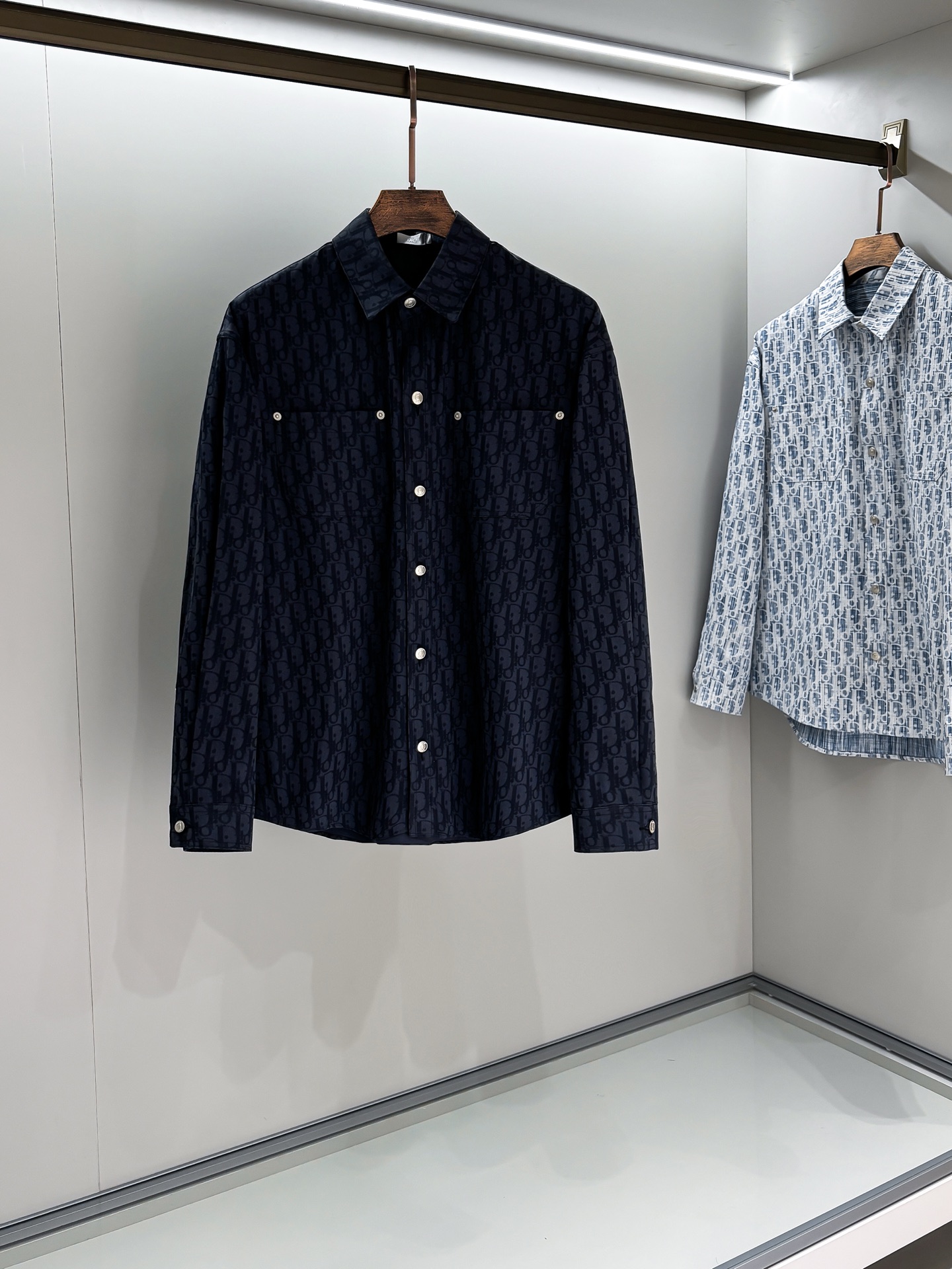 秋冬暖かい服 クリスチャンディオール トップス/アウター 恋人