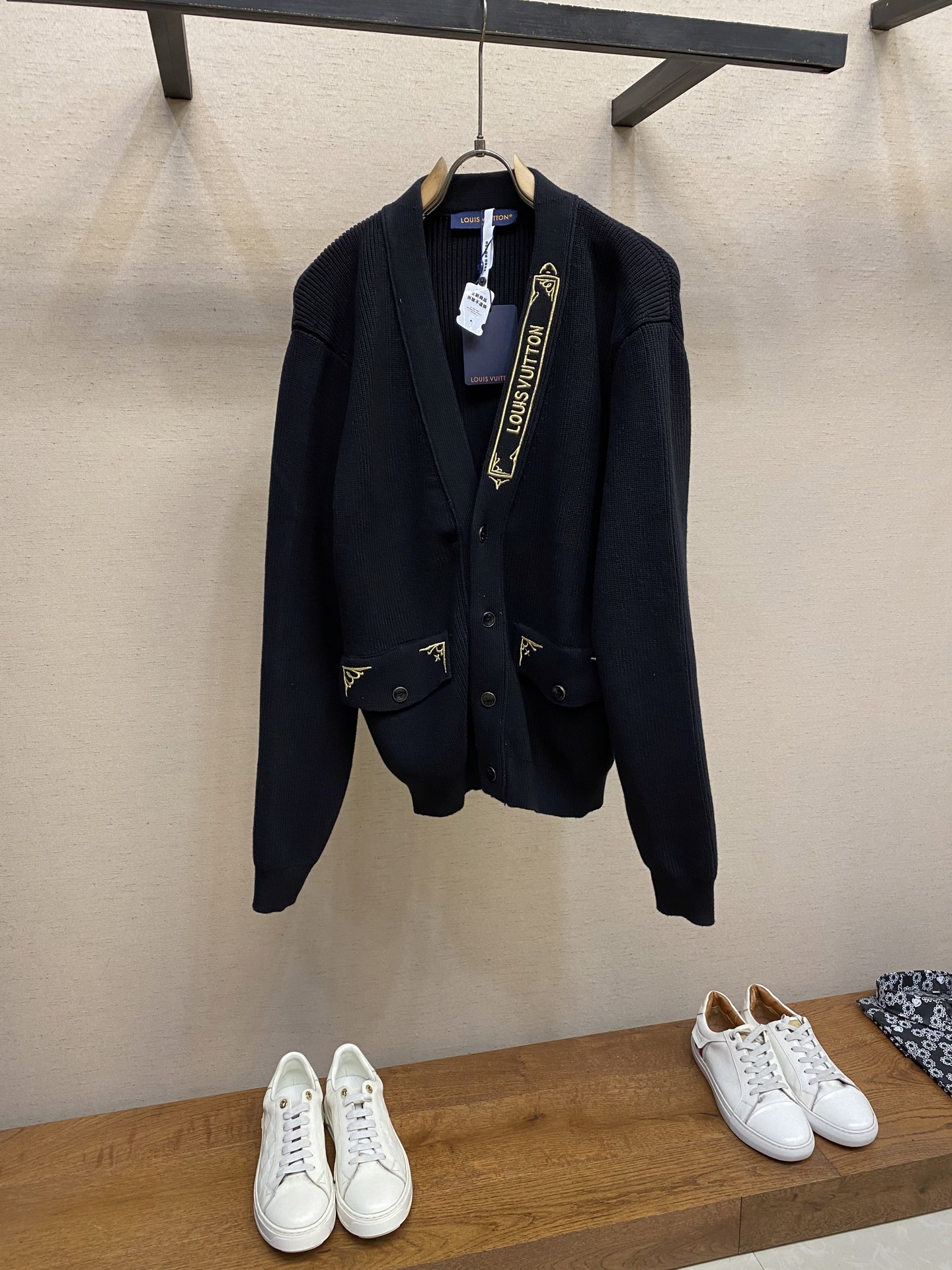 秋冬暖かい服 ルイヴィトン カーディガン