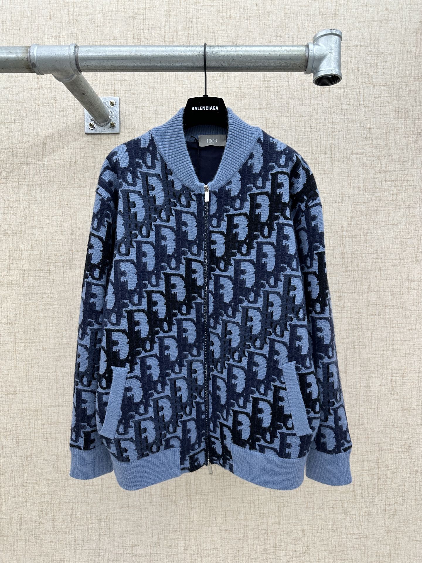 秋冬ファッション服 クリスチャンディオール メリハリ トップス