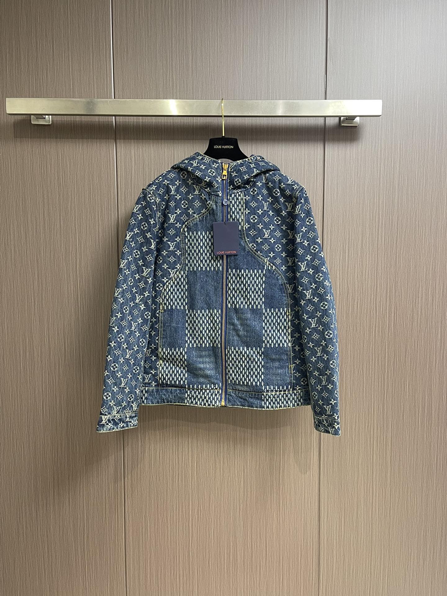 秋冬暖かい服 ルイヴィトン ダウンジャケット アウター