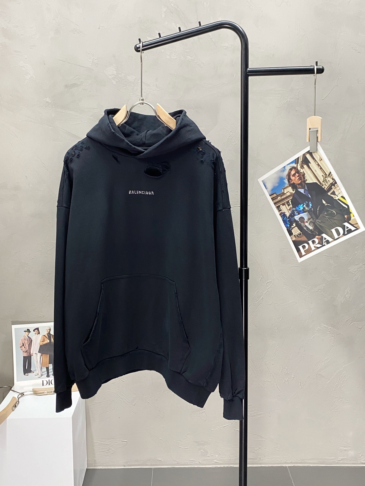 秋冬暖かい服 バレンシアガ スウェッ バーパーカー