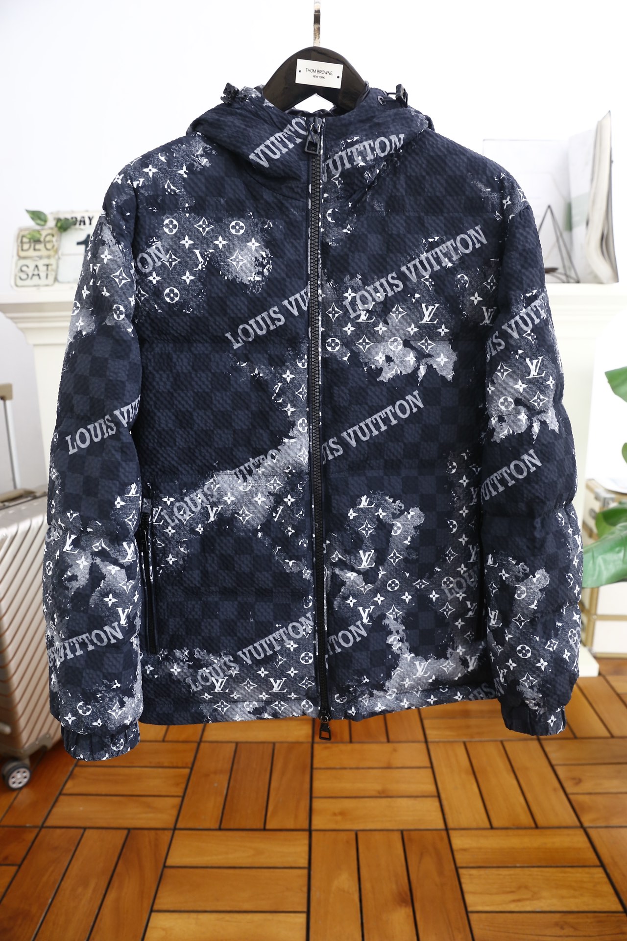 秋冬暖かい服 ルイヴィトン ダウンジャケット アウター