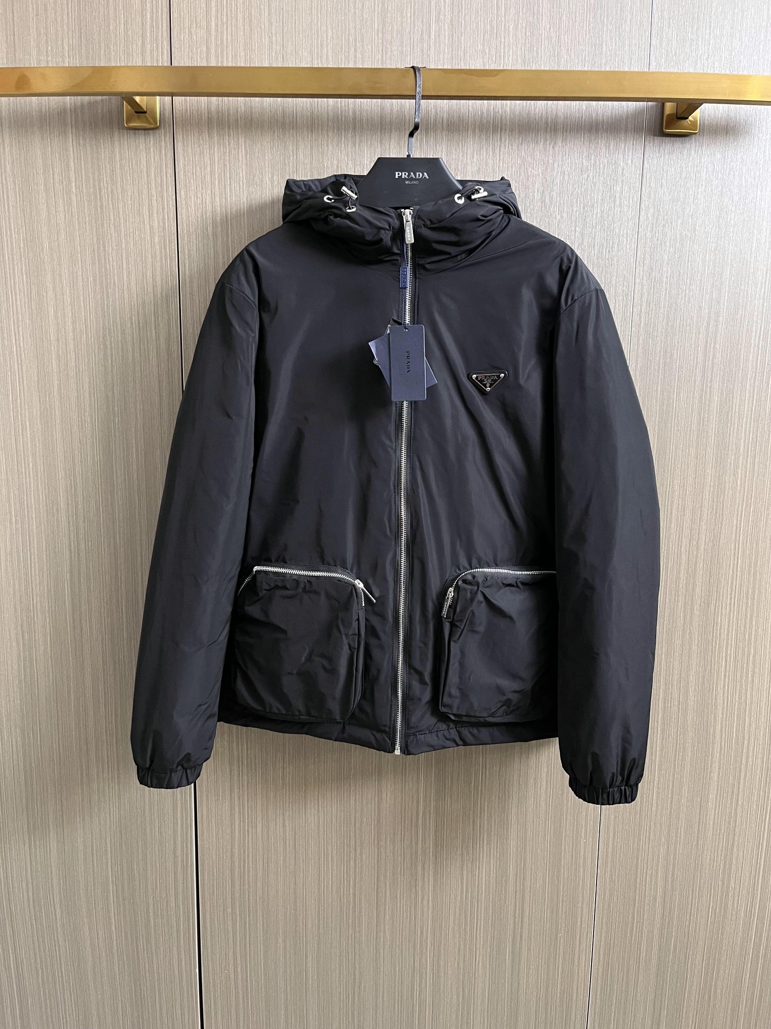秋冬暖かい服 プラダ ダウンジャケット アウター