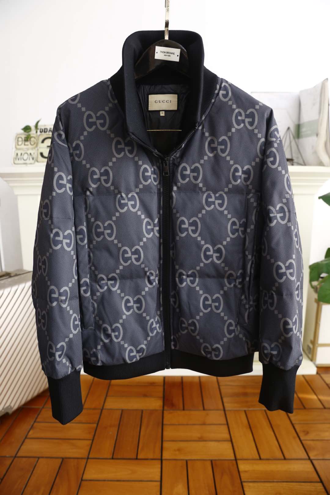 秋冬暖かい服 グッチ ダウンジャケット アウター