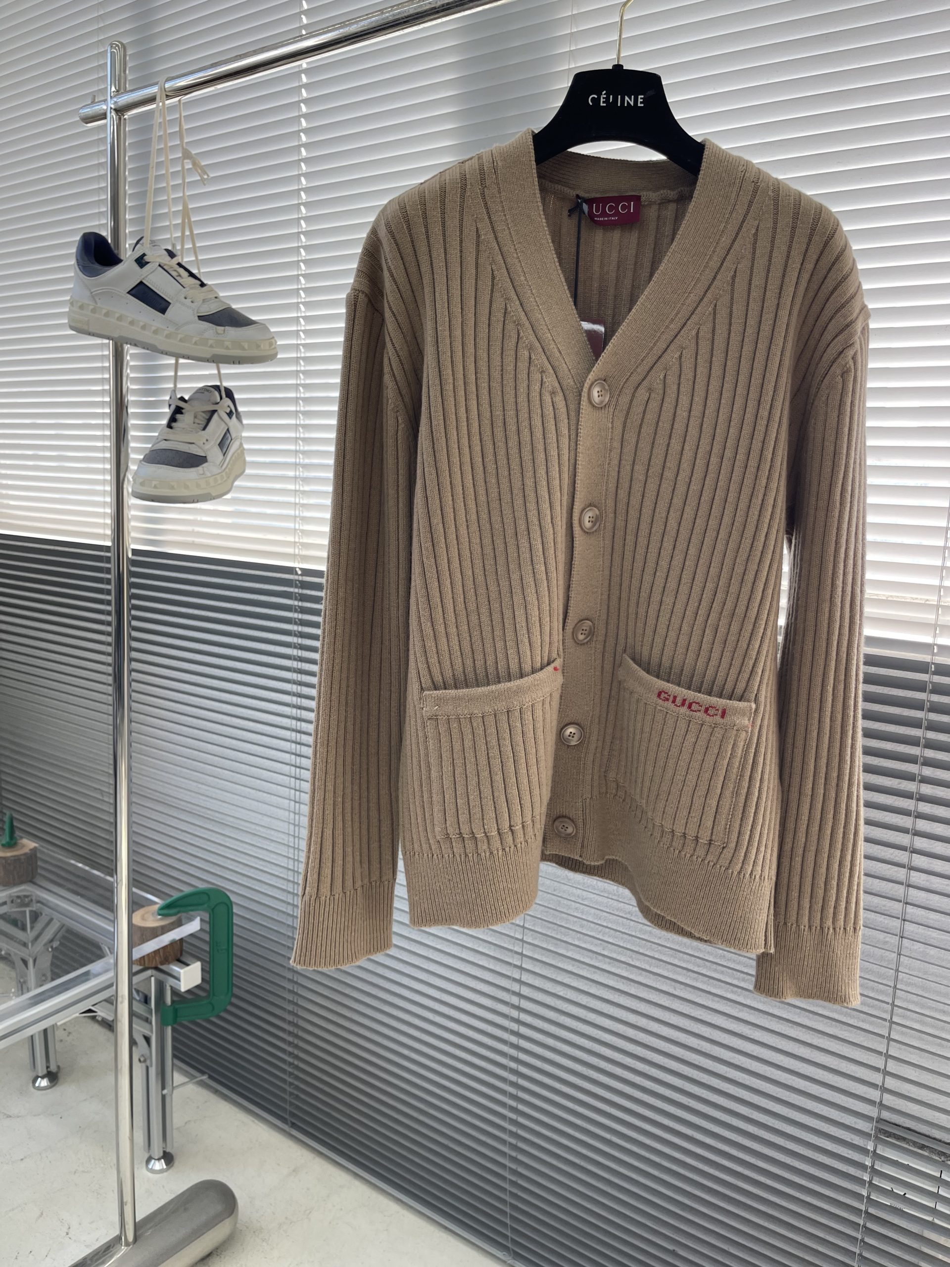 秋冬暖かい服 グッチ メリハリ トップス 男女兼着