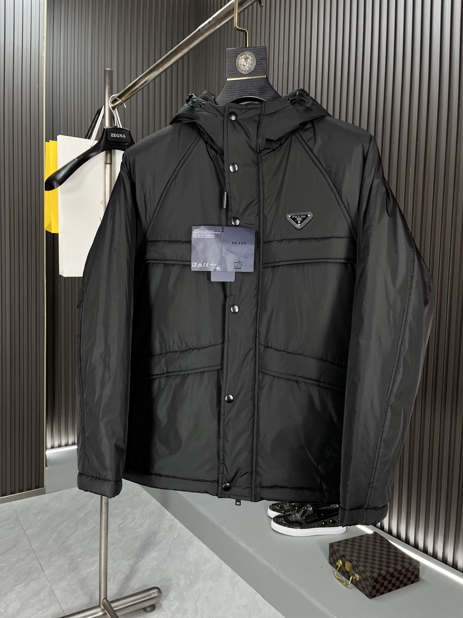 秋冬暖かい服 プラダ 綿入れ ジャケット アウター