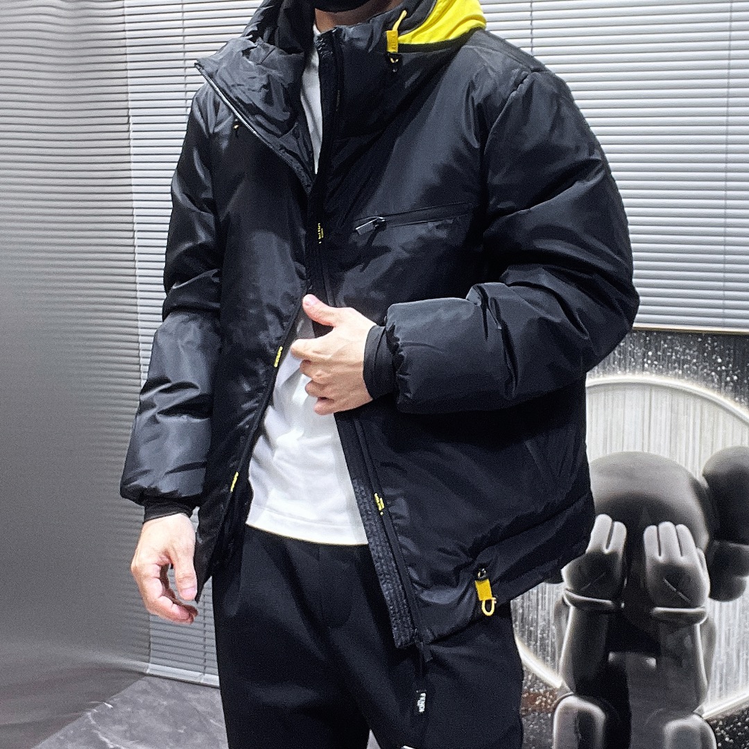 秋冬暖かい服 フェンディ ダウンジャケット アウター