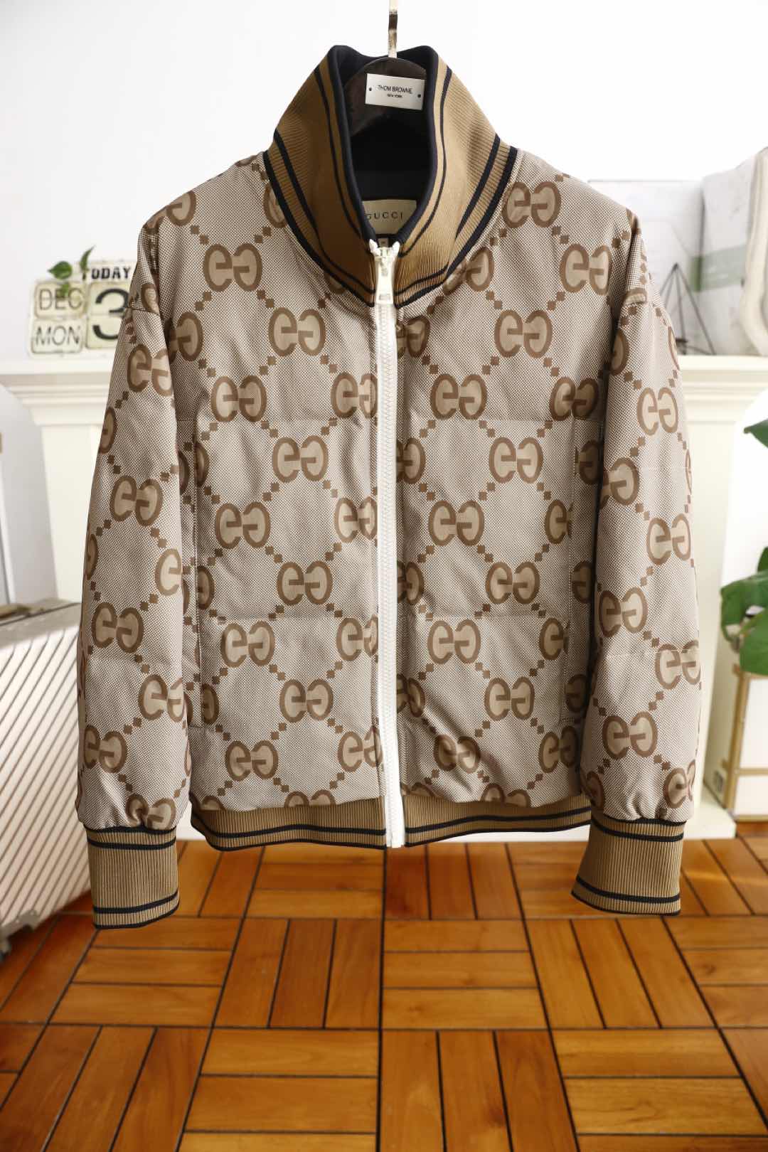 秋冬暖かい服 グッチ ダウンジャケット アウター
