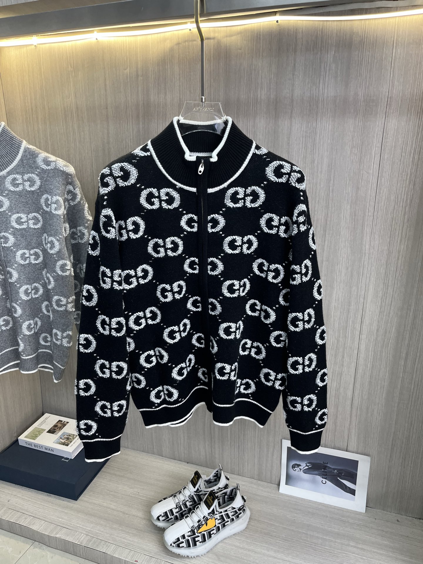 秋冬暖かい服 グッチ トップス/アウター