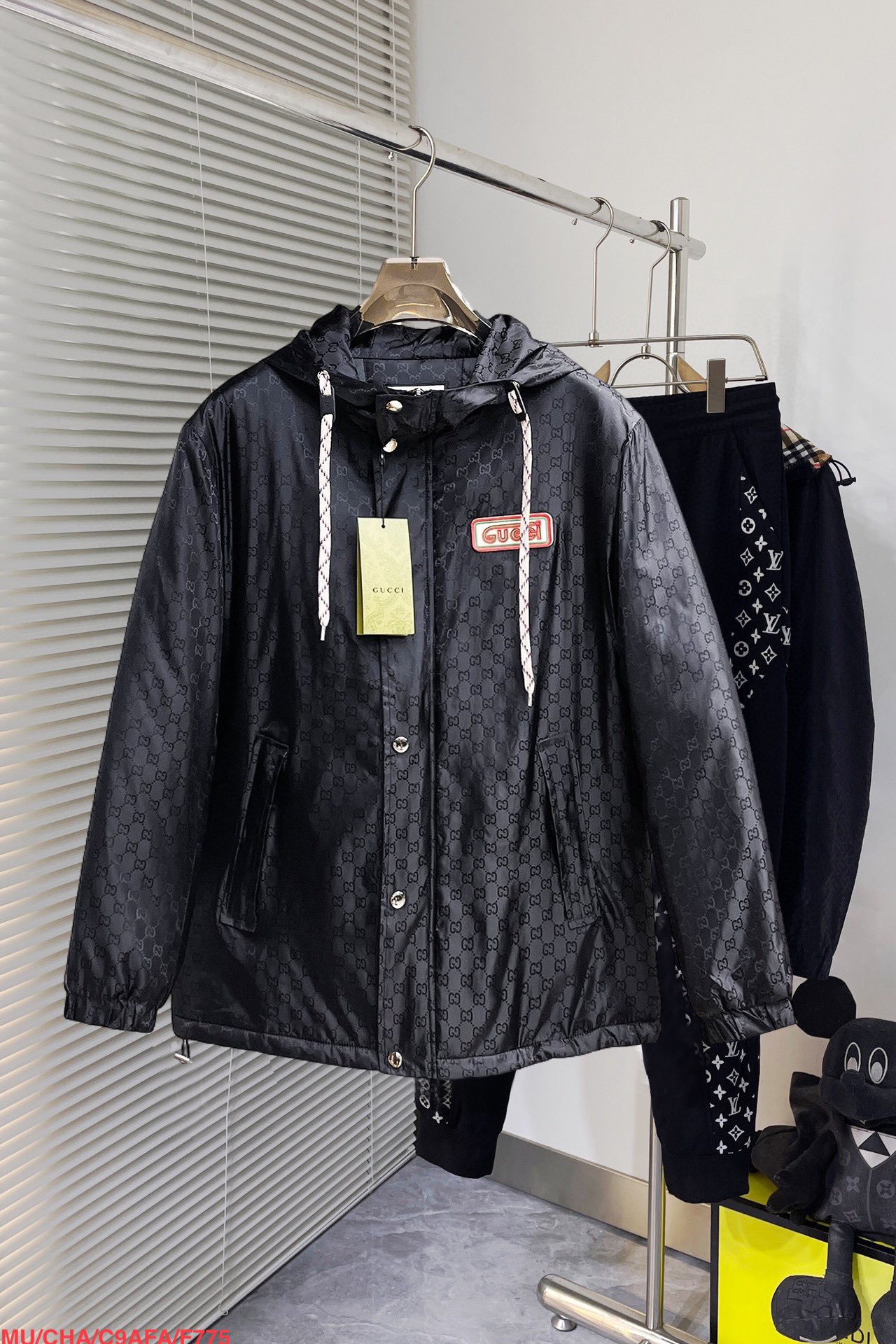 秋冬暖か服 人気のグッチ ダウンジャケット 綿入りジャケット