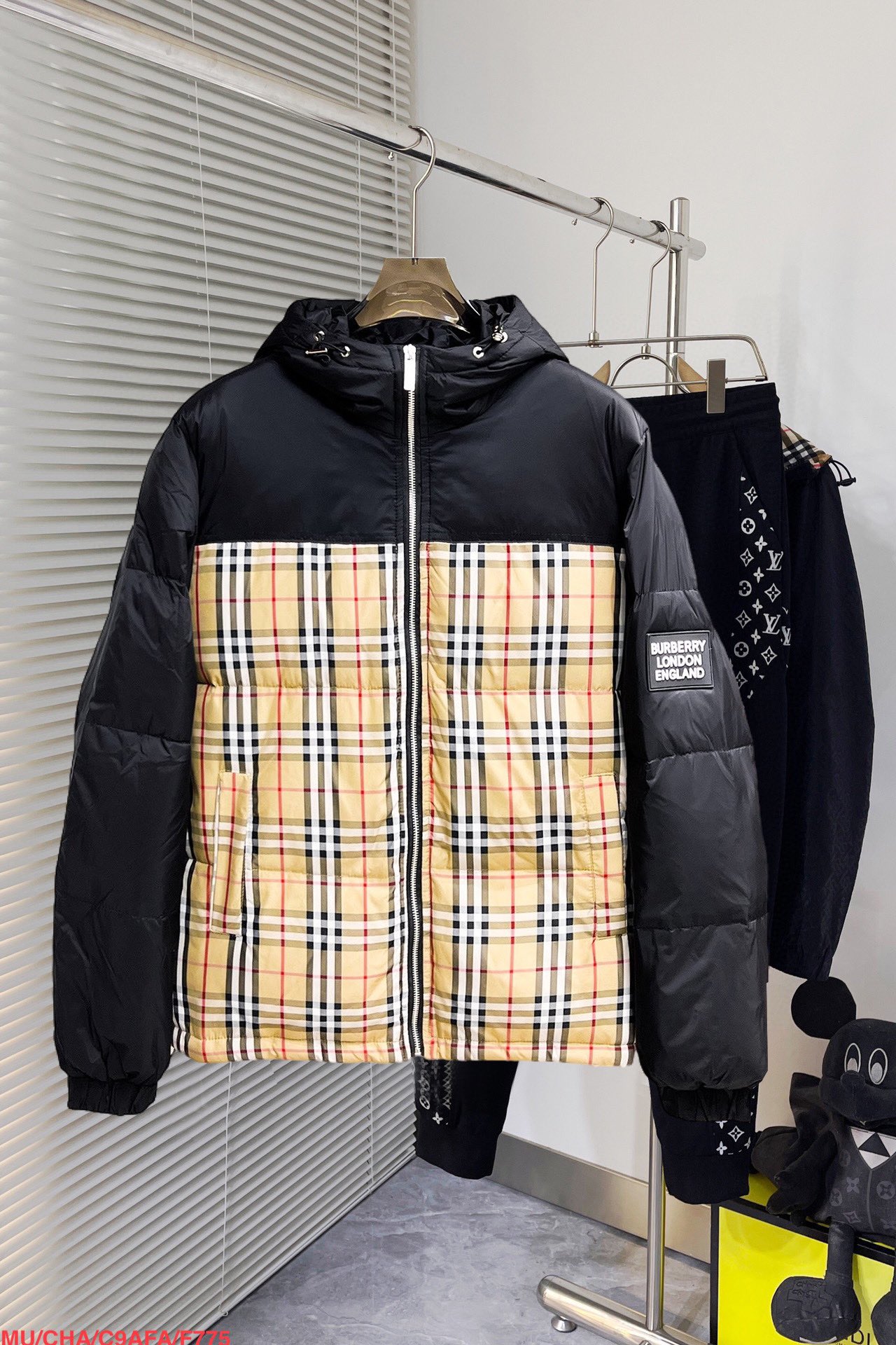 秋冬暖か服 バーバリー ダウンジャケット アウター 男女兼着