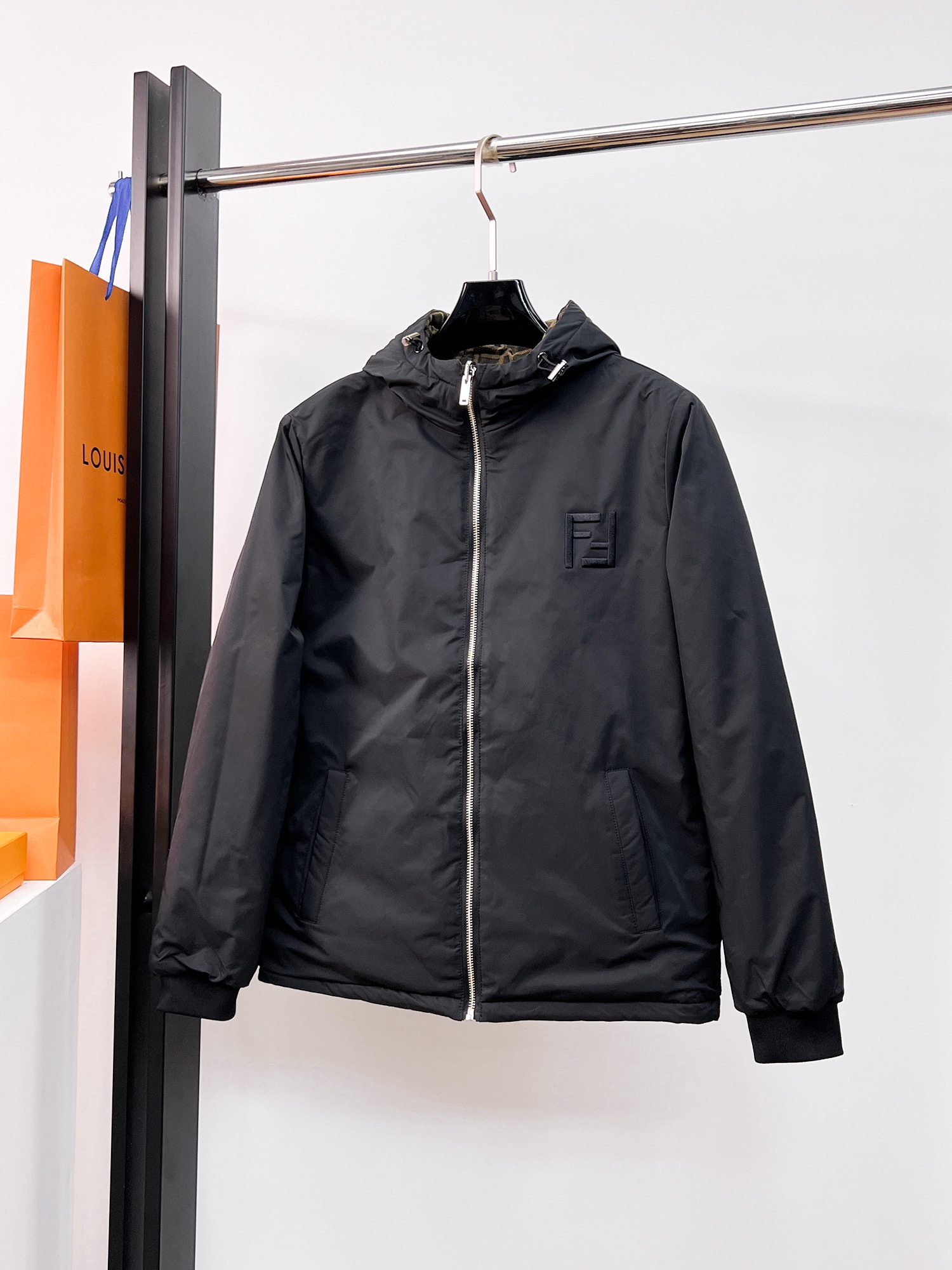 秋冬暖かい服 フェンディ 綿入れ ジャケット アウター