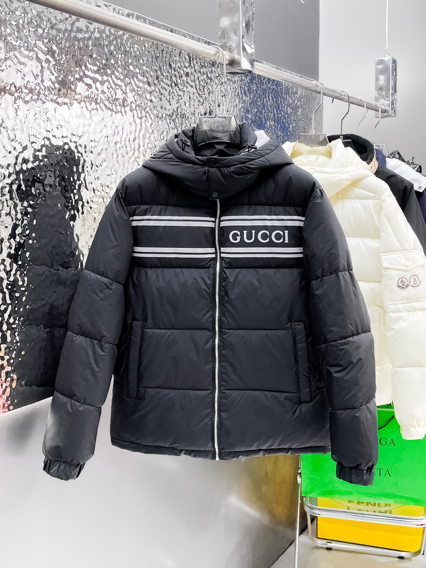 秋冬暖か服 人気のグッチ ダウンジャケット アウター
