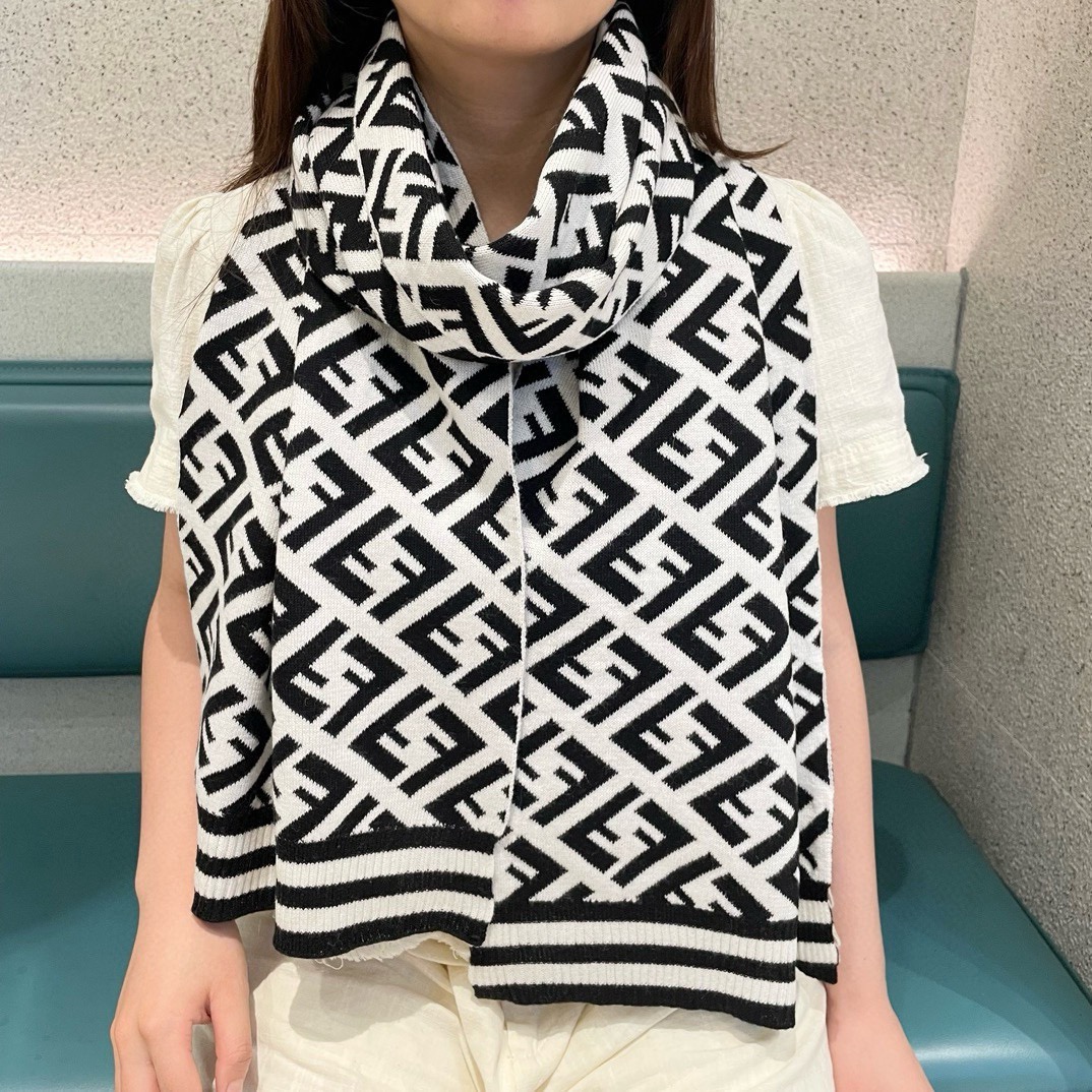2025秋冬muffler フェンディ マフラー 防寒 大判 ストール