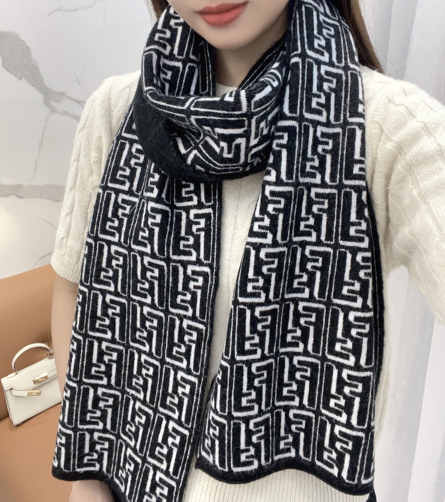 2025秋冬muffler フェンディ マフラー 防寒 大判 ストール