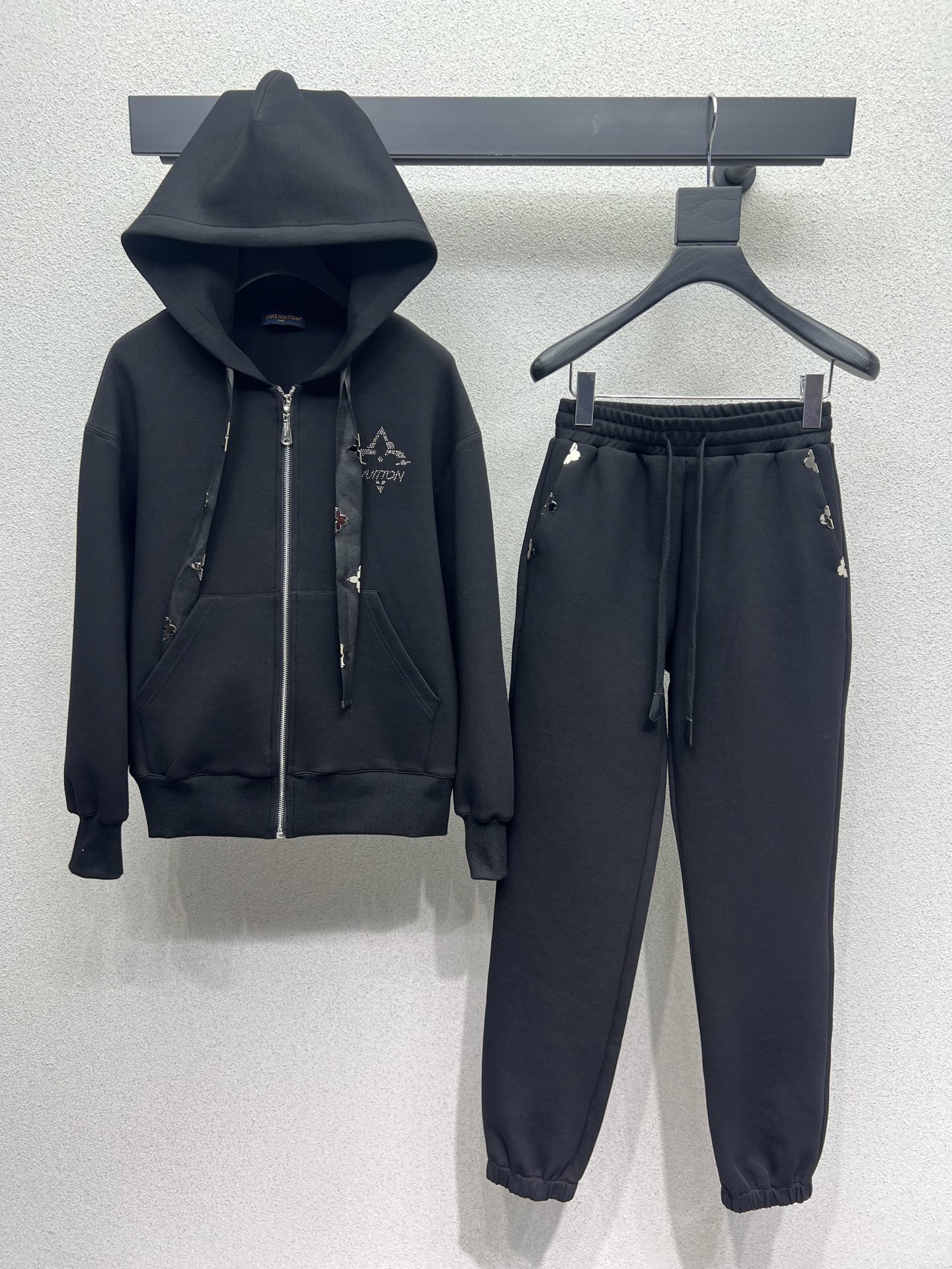 秋冬服 人気商品入荷 ルイヴィトン 上下服 セットアップ? ウィメンズ