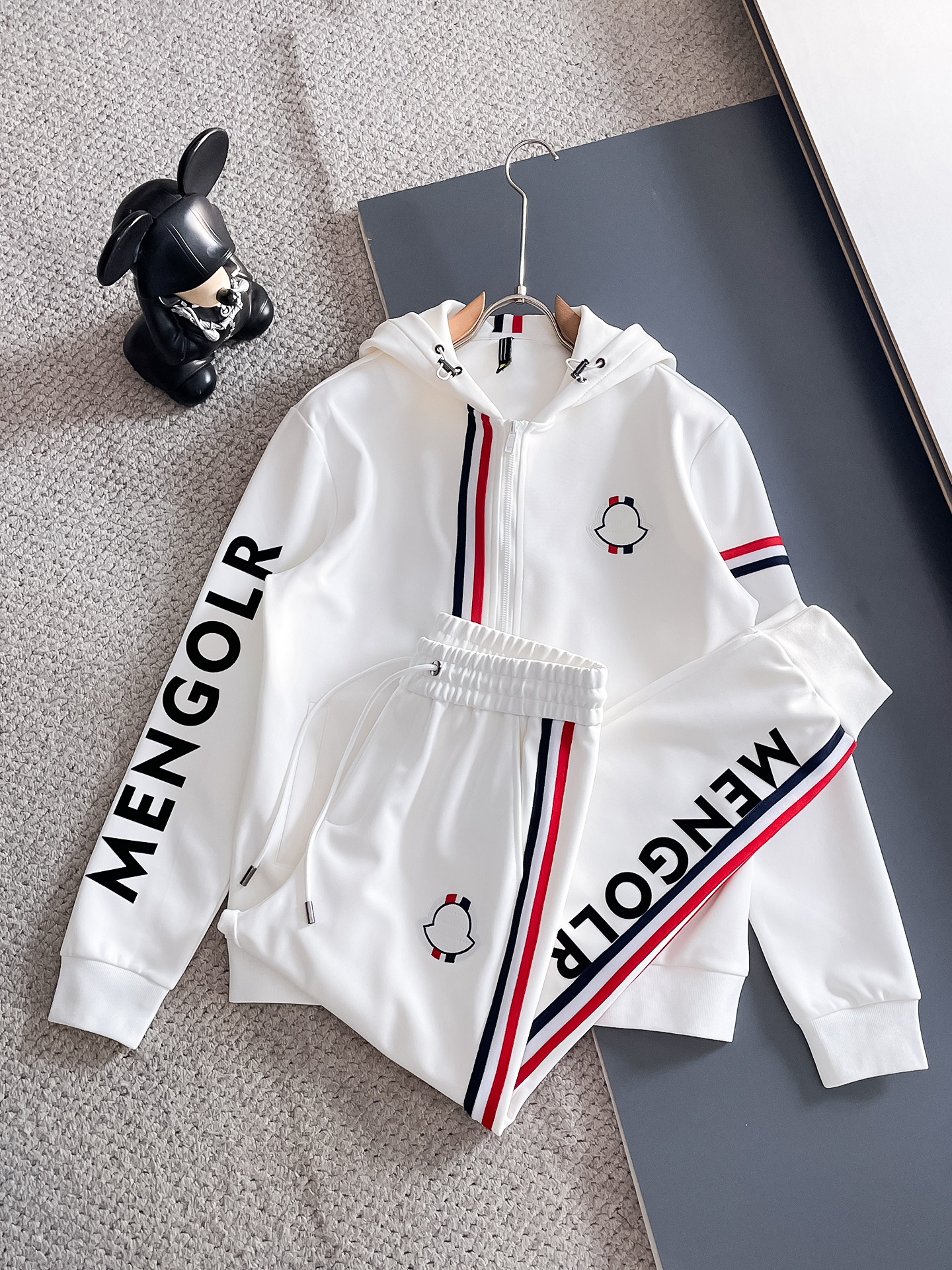 秋冬服 人気商品入荷 モンクレール 上下服 セットアップ メンズ