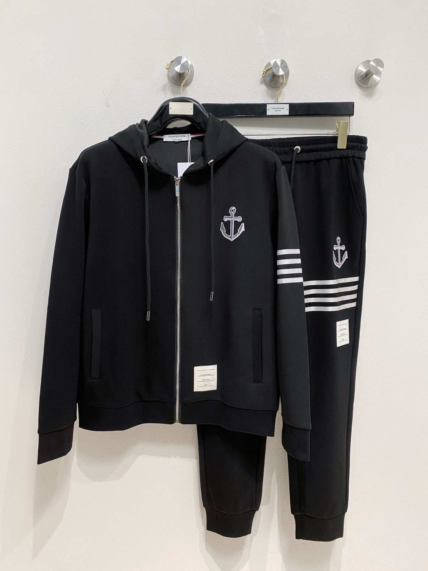 秋冬服 人気商品入荷 トムブラウン 上下服 セットアップ メンズ