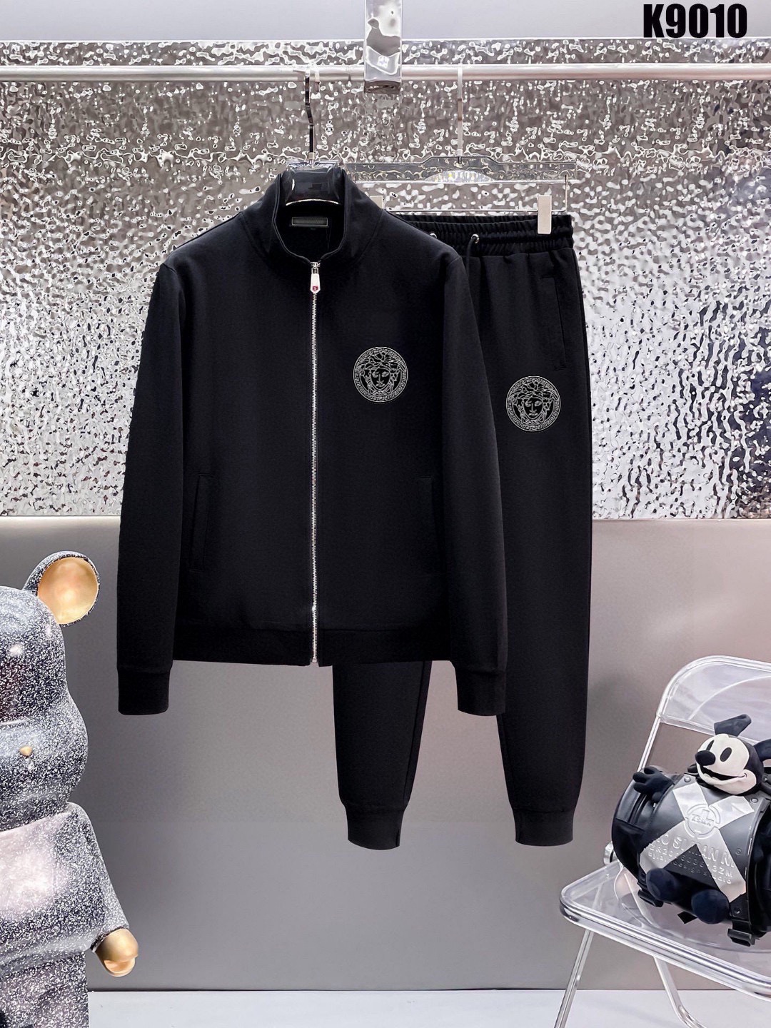 秋冬服 人気商品入荷 ヴェルサーチ 上下服 セットアップ  メンズ