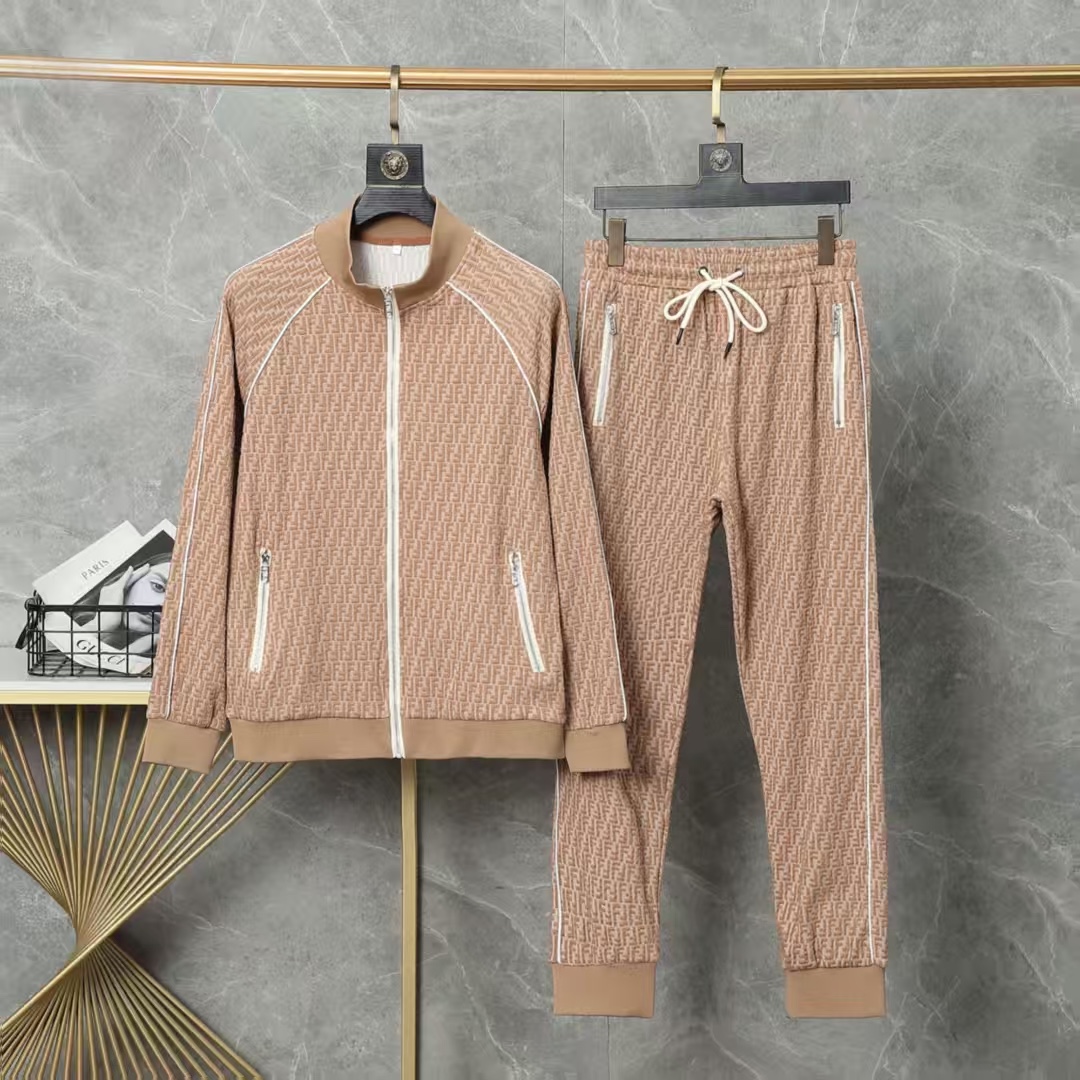 秋冬服 人気商品入荷 フェンディ 上下服 セットアップ?  メンズ