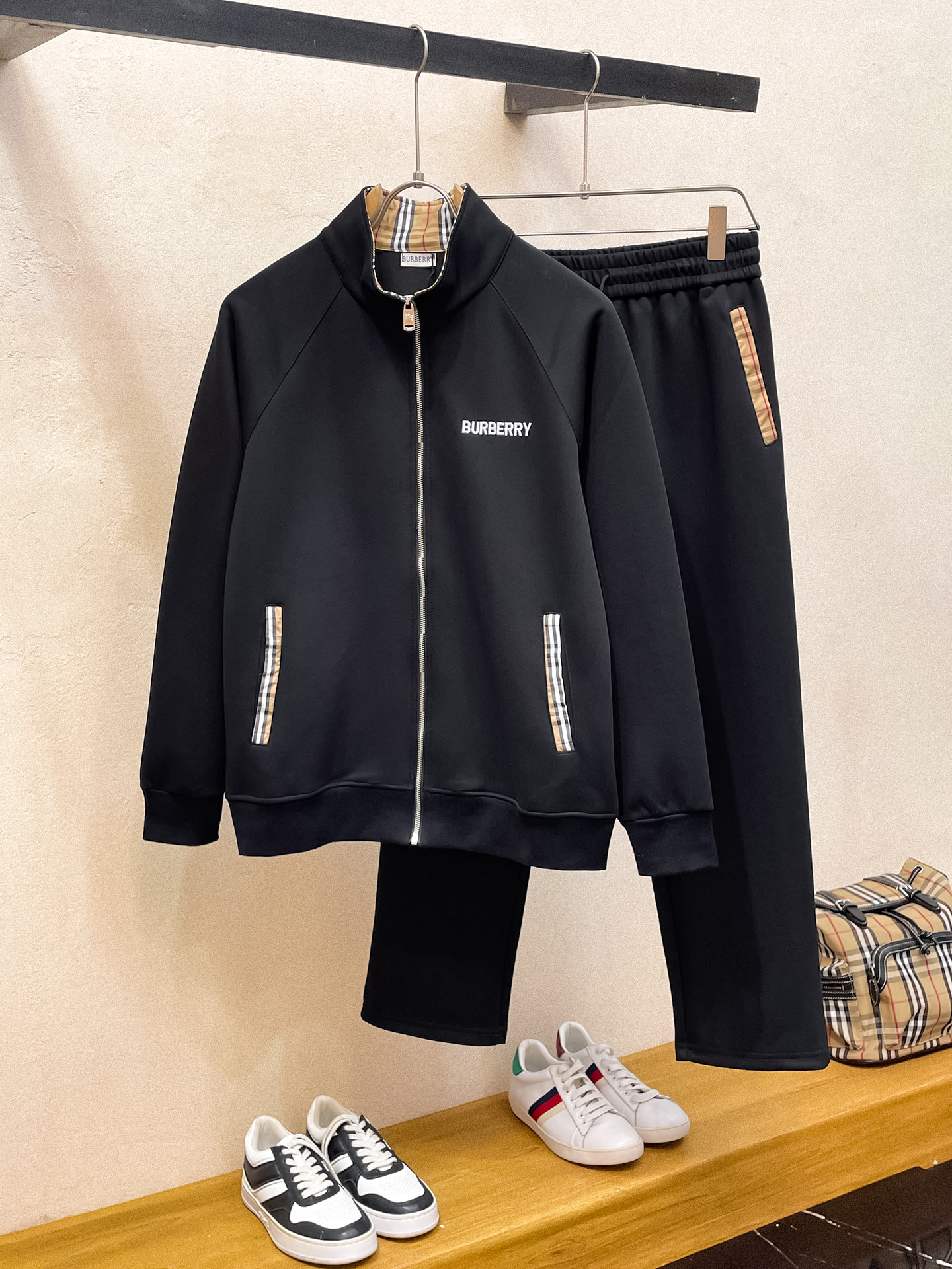 気ランキング第1位 クリスチャンディオール 上下服 セットアップ  メンズ