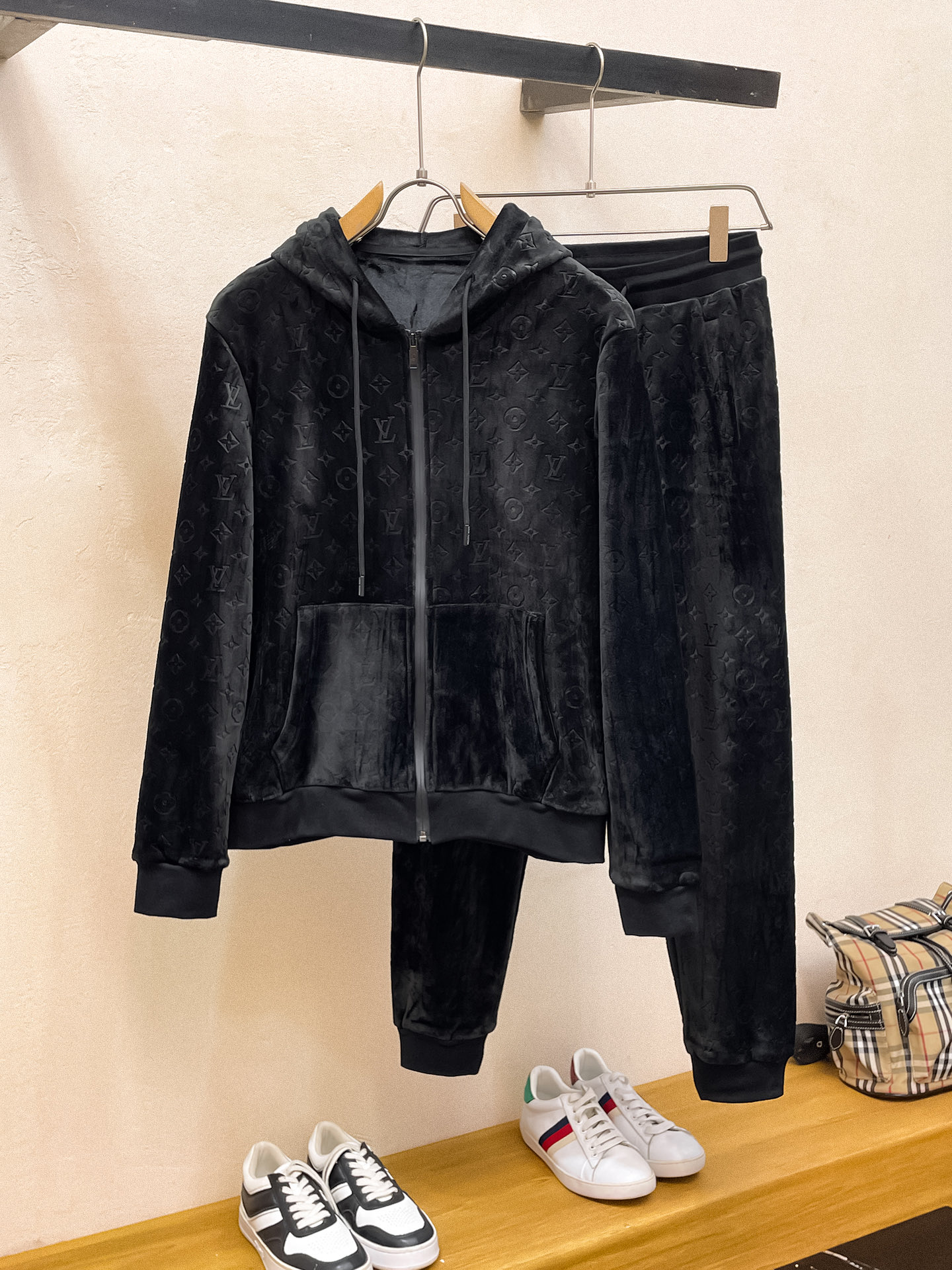 秋冬服 人気商品入荷 ルイヴィトン 上下服 セットアップ メンズ