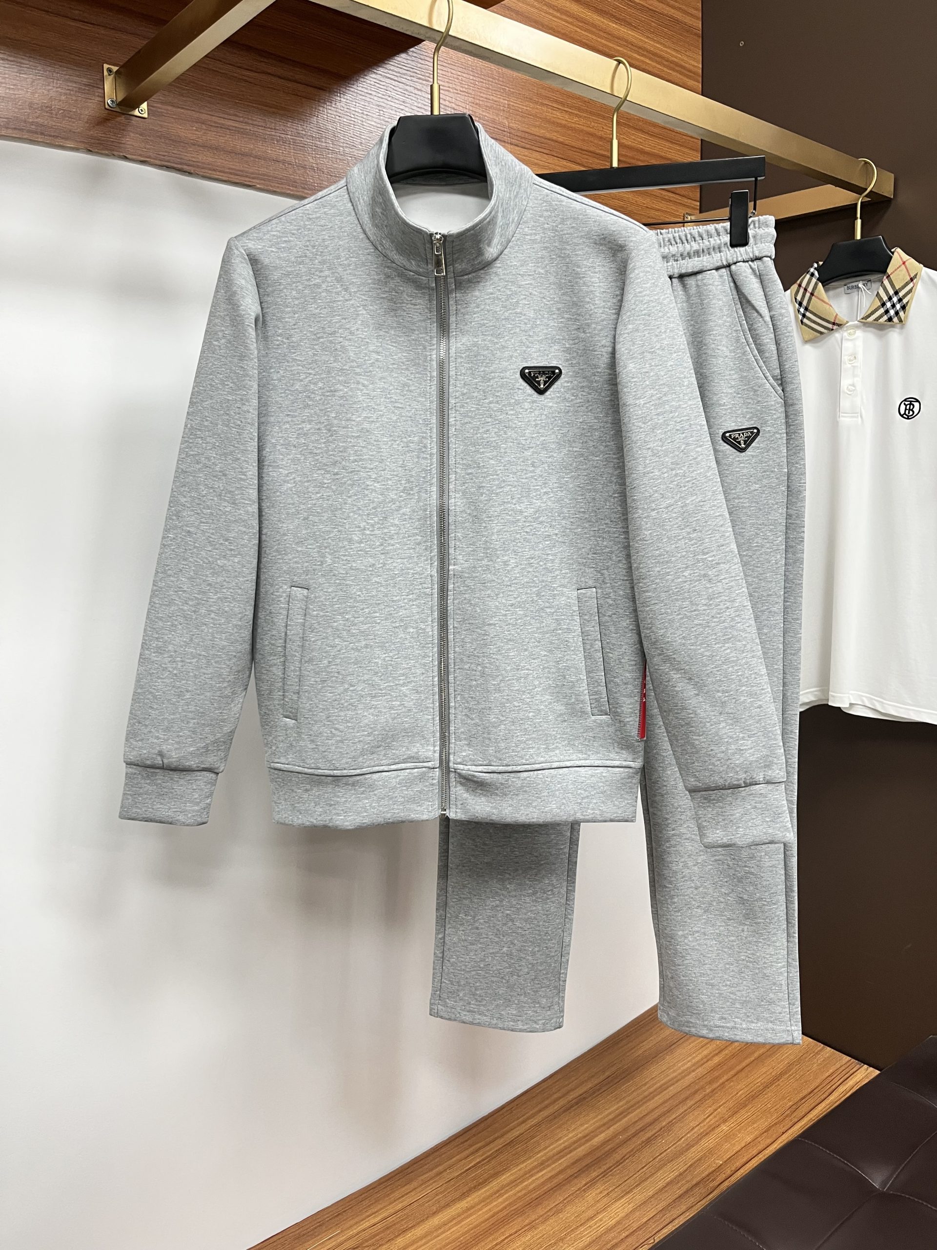 秋冬服 人気ランキング プラダ 上下服 セットアップ メンズ