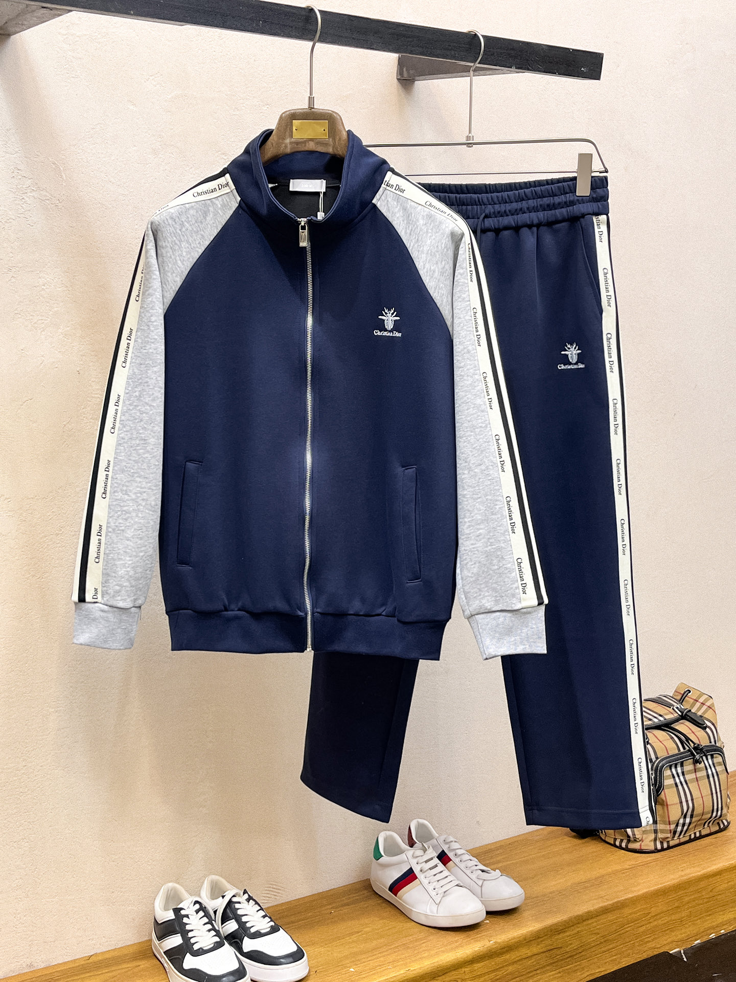 気ランキング第1位 クリスチャンディオール 上下服 セットアップ  メンズ