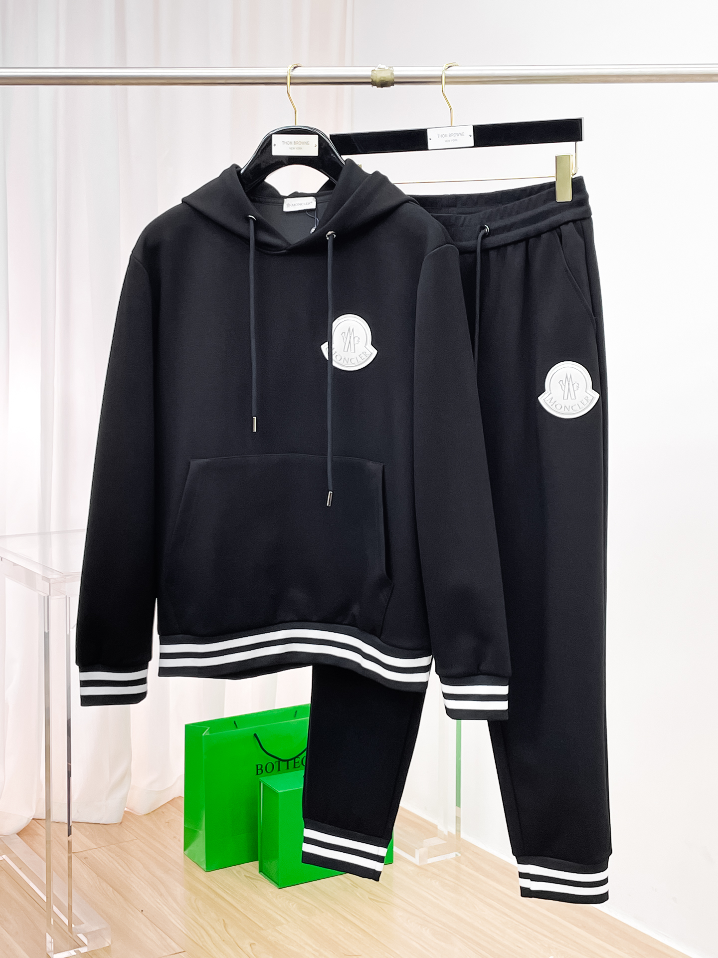 秋冬服 人気商品入荷 モンクレール 上下服 セットアップ メンズ