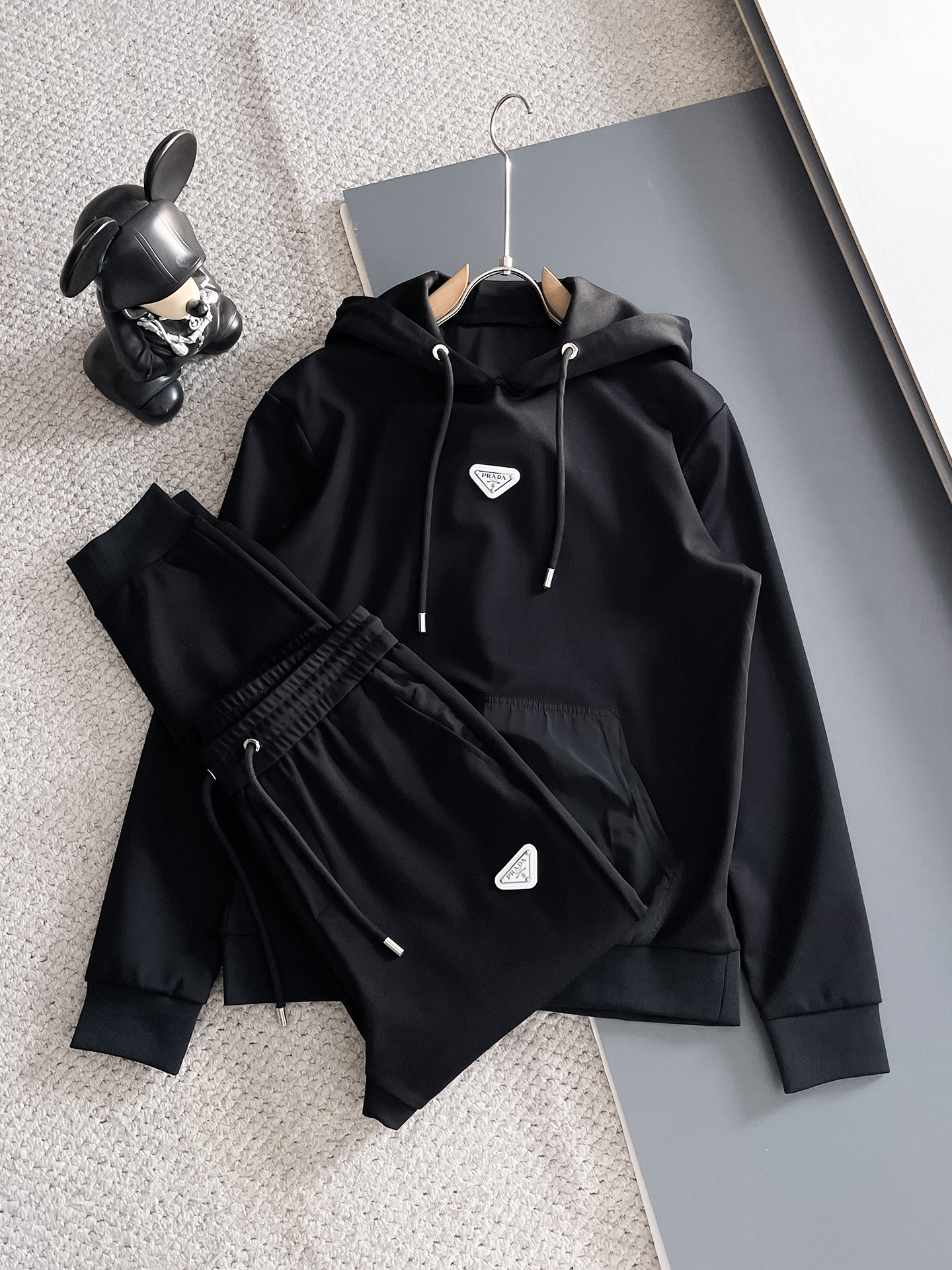 秋冬服 人気ランキング プラダ 上下服 セットアップ  メンズ