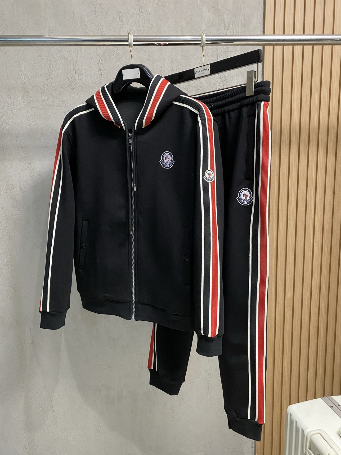 秋冬服 人気商品入荷 モンクレール 上下セットアップ スーツ?  メンズ