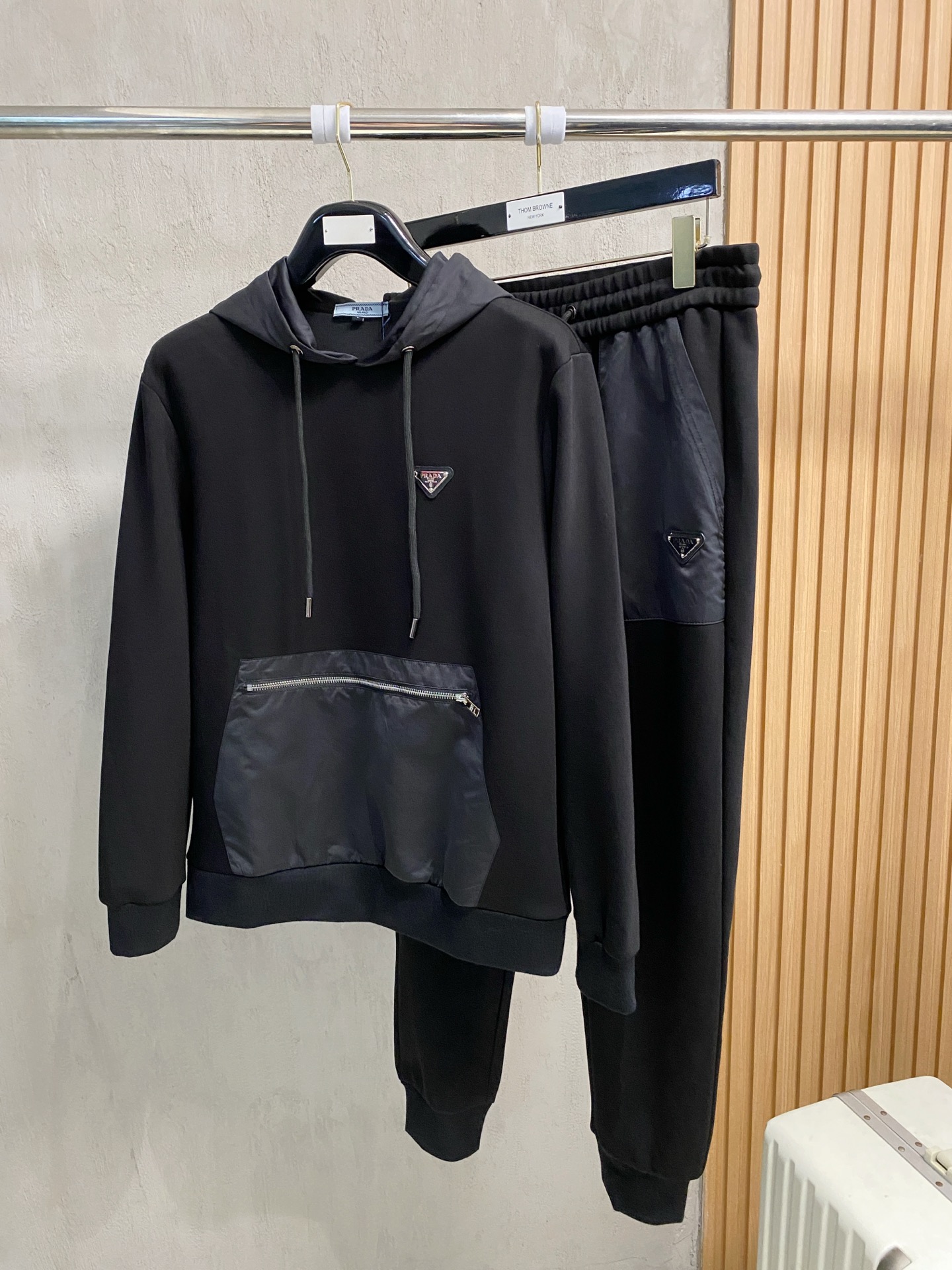 秋冬服 人気商品入荷 プラダ 上下服 野球 セットアップ