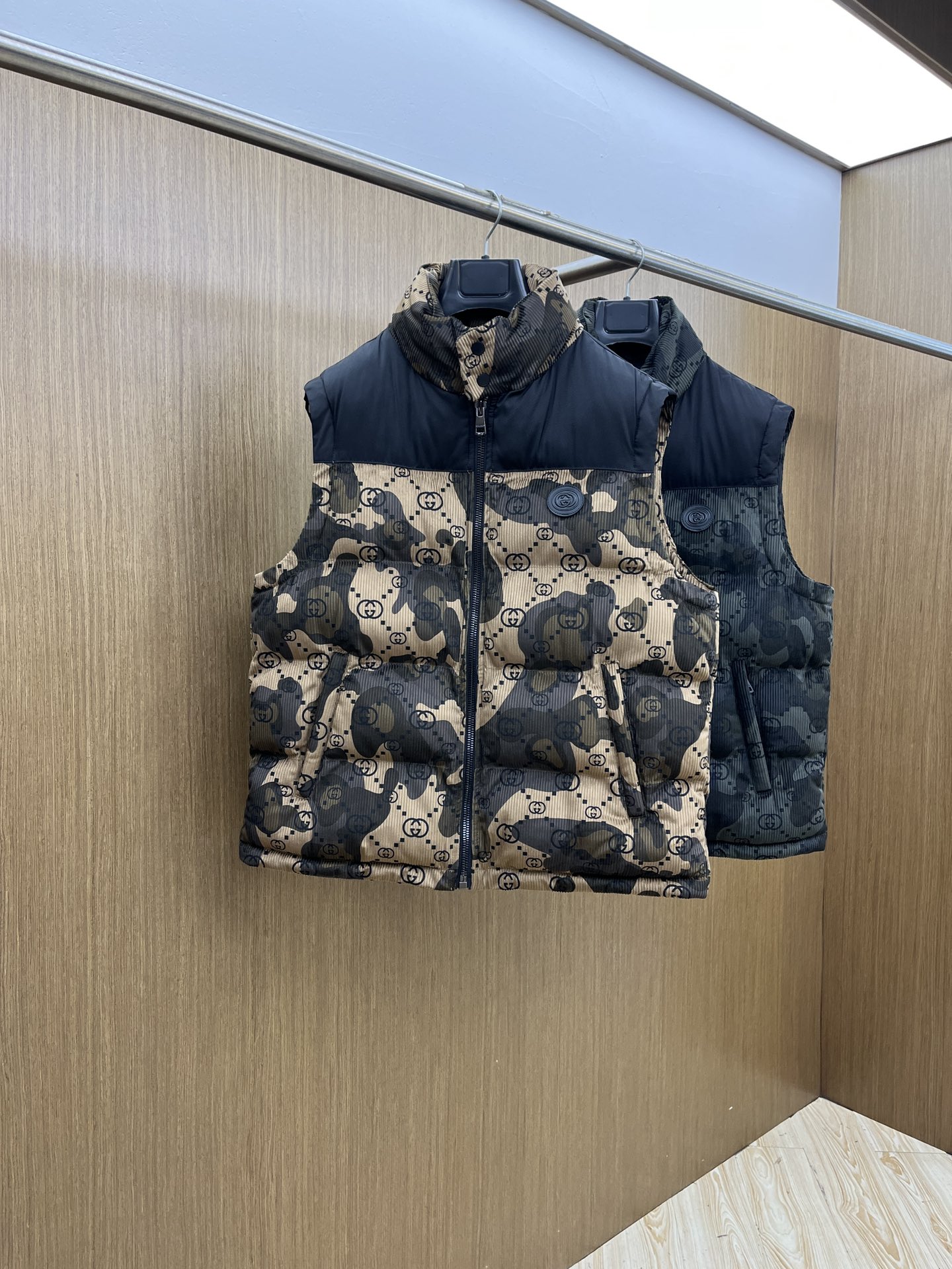 新着アイテム 暖か服 グッチ ダウンジャケット ベスト