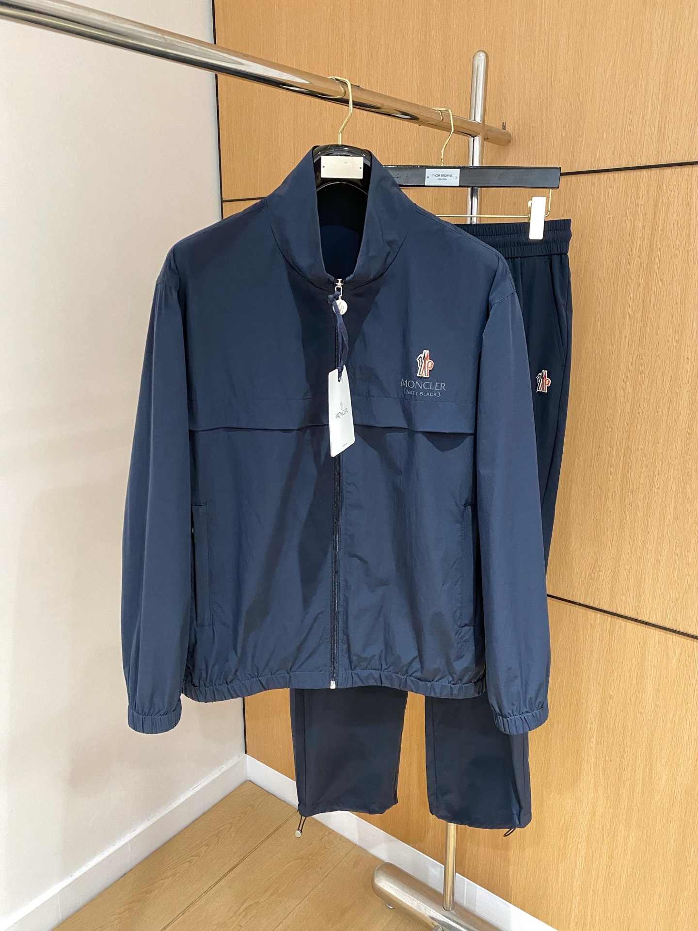 秋冬服 人気商品入荷 モンクレール 上下服 セットアップ  メンズ