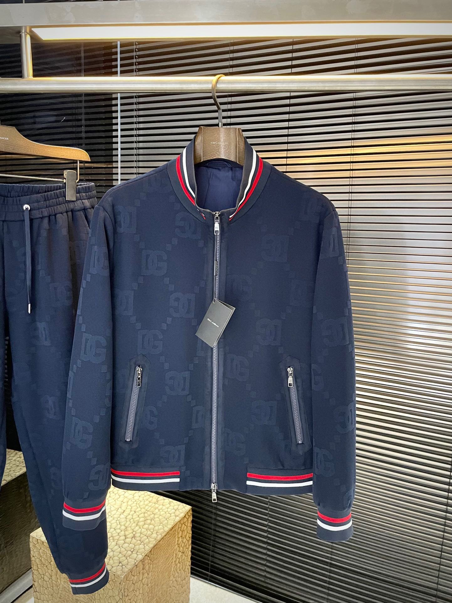 秋冬服 人気商品入荷 ドルチェ&ガッバーナ 上下服 セットアップ? メンズ