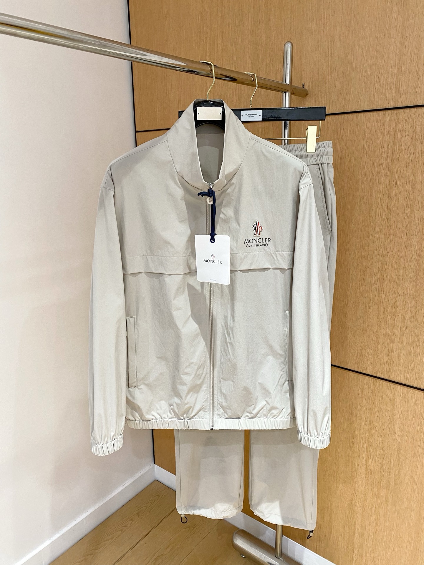 秋冬服 人気商品入荷 モンクレール 上下服 セットアップ  メンズ