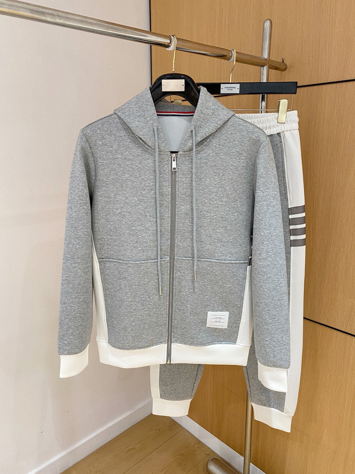 秋冬服 人気商品入荷 トムブラウン 上下服 セットアップ? メンズ