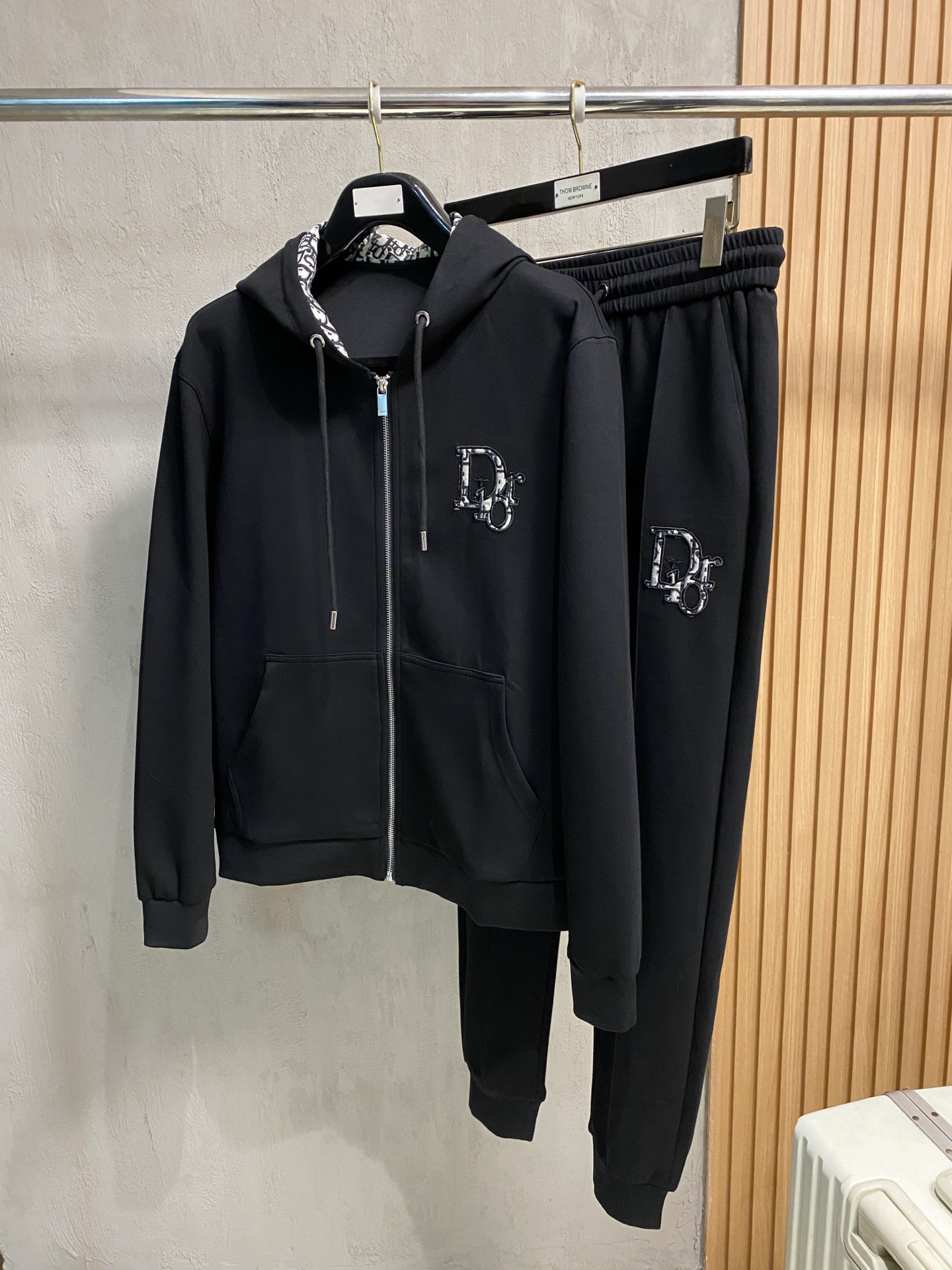 気ランキング第1位 クリスチャンディオール 上下服 セットアップ  メンズ
