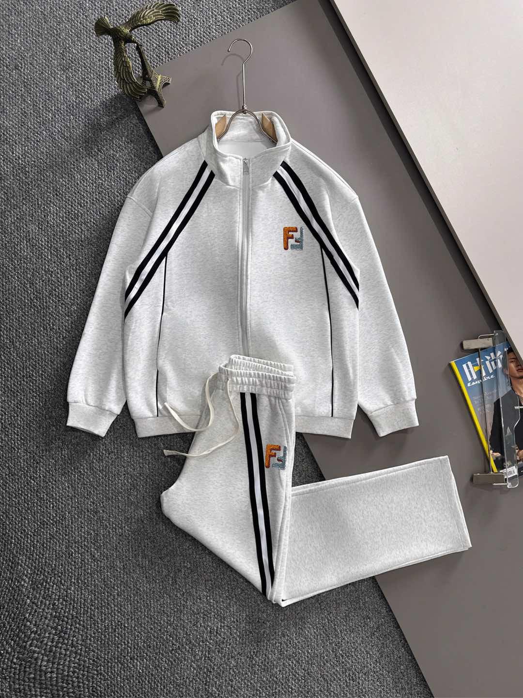 秋冬服 人気商品入荷 フェンディ 上下服 セットアップ? メンズ