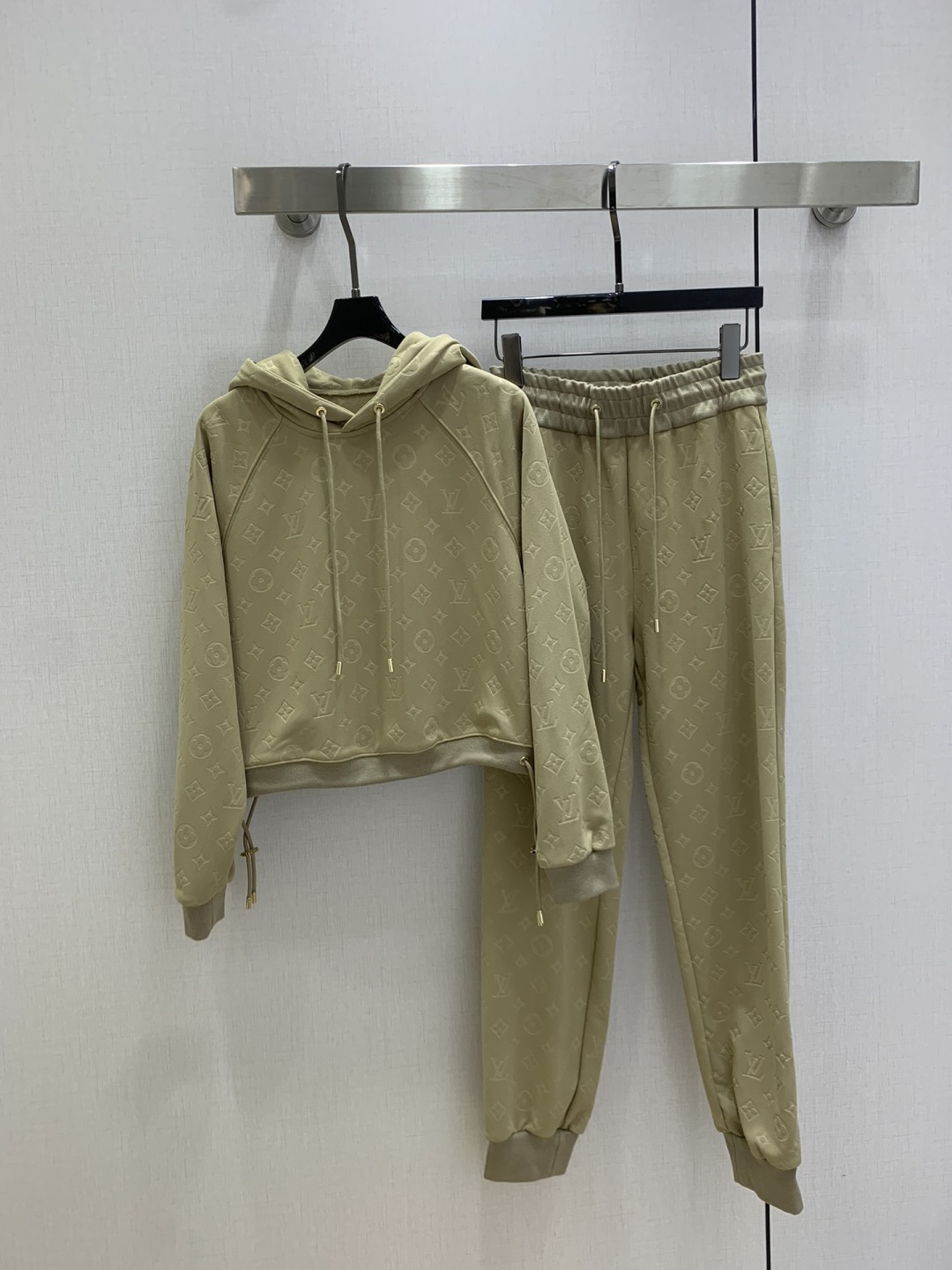 秋冬服 人気商品入荷 ルイヴィトン 上下服 セットアップ?  レディース