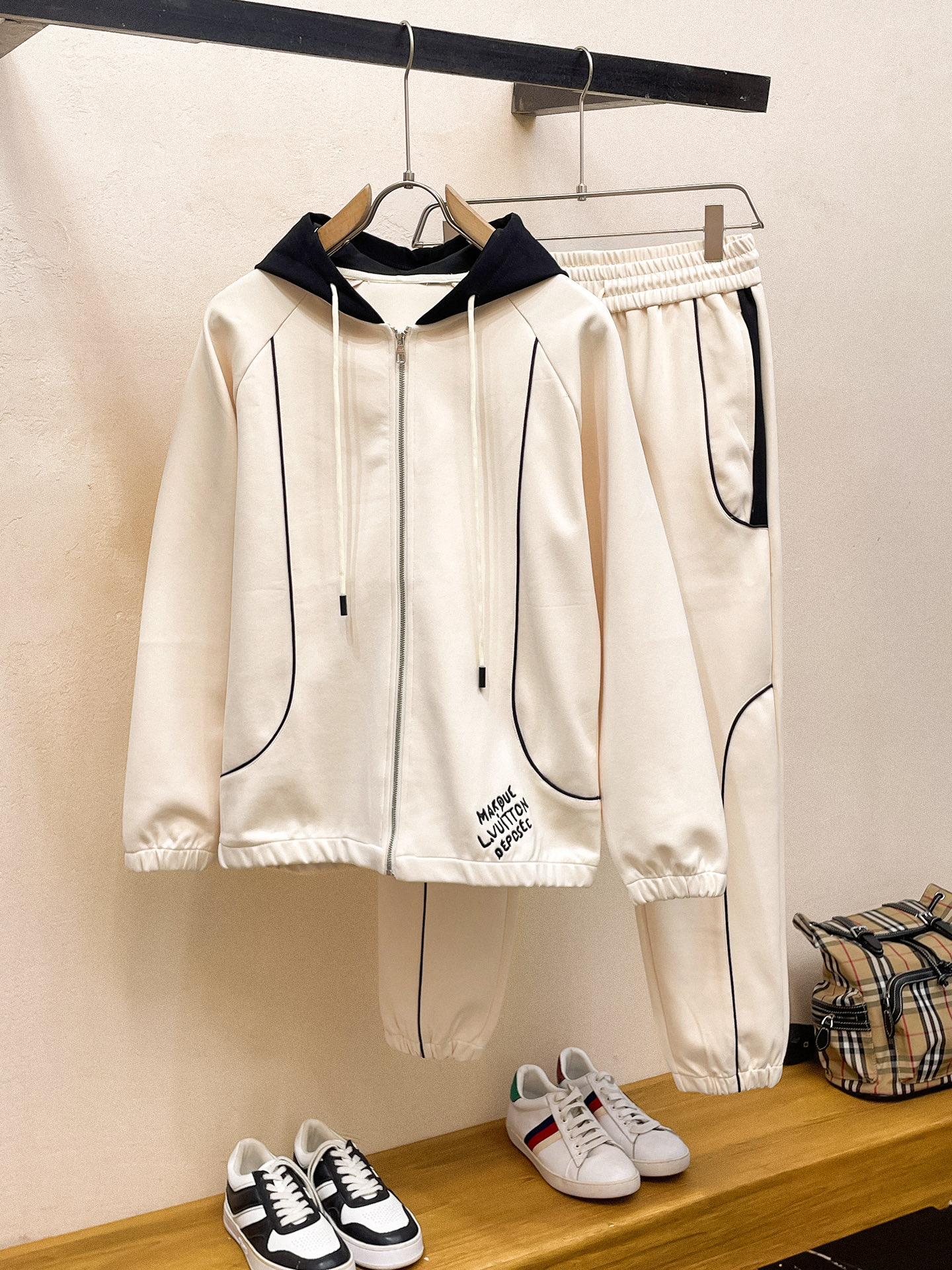秋冬服 人気商品入荷 ルイヴィトン 上下服 セットアップ メンズ