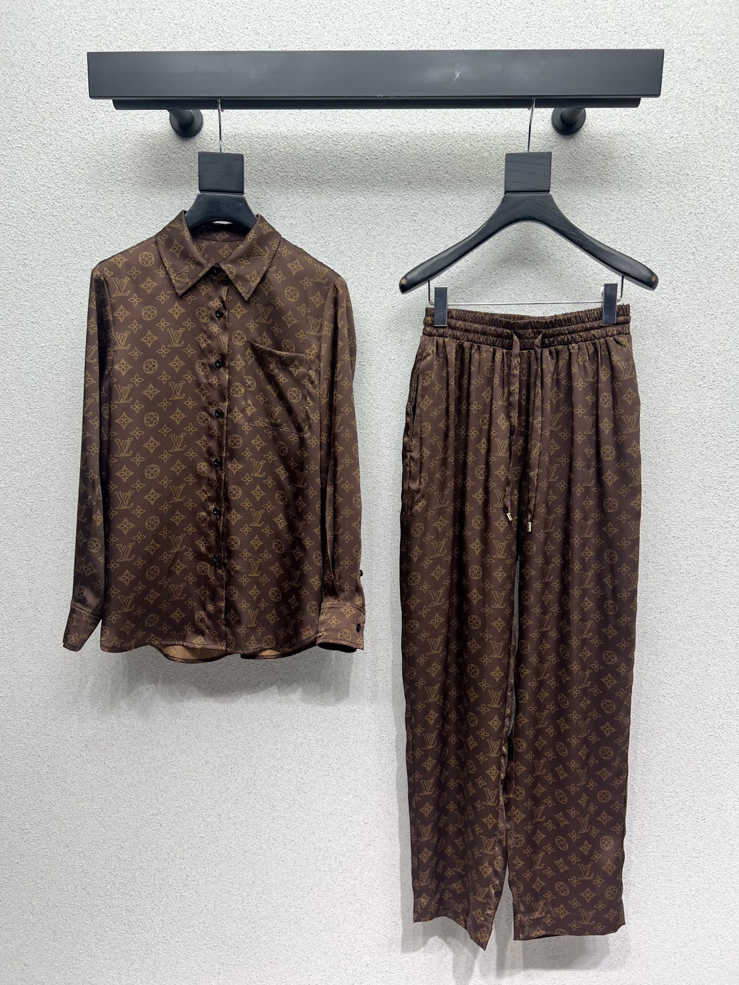 秋冬服 人気商品入荷 ルイヴィトン 上下服 セットアップ? ウィメンズ