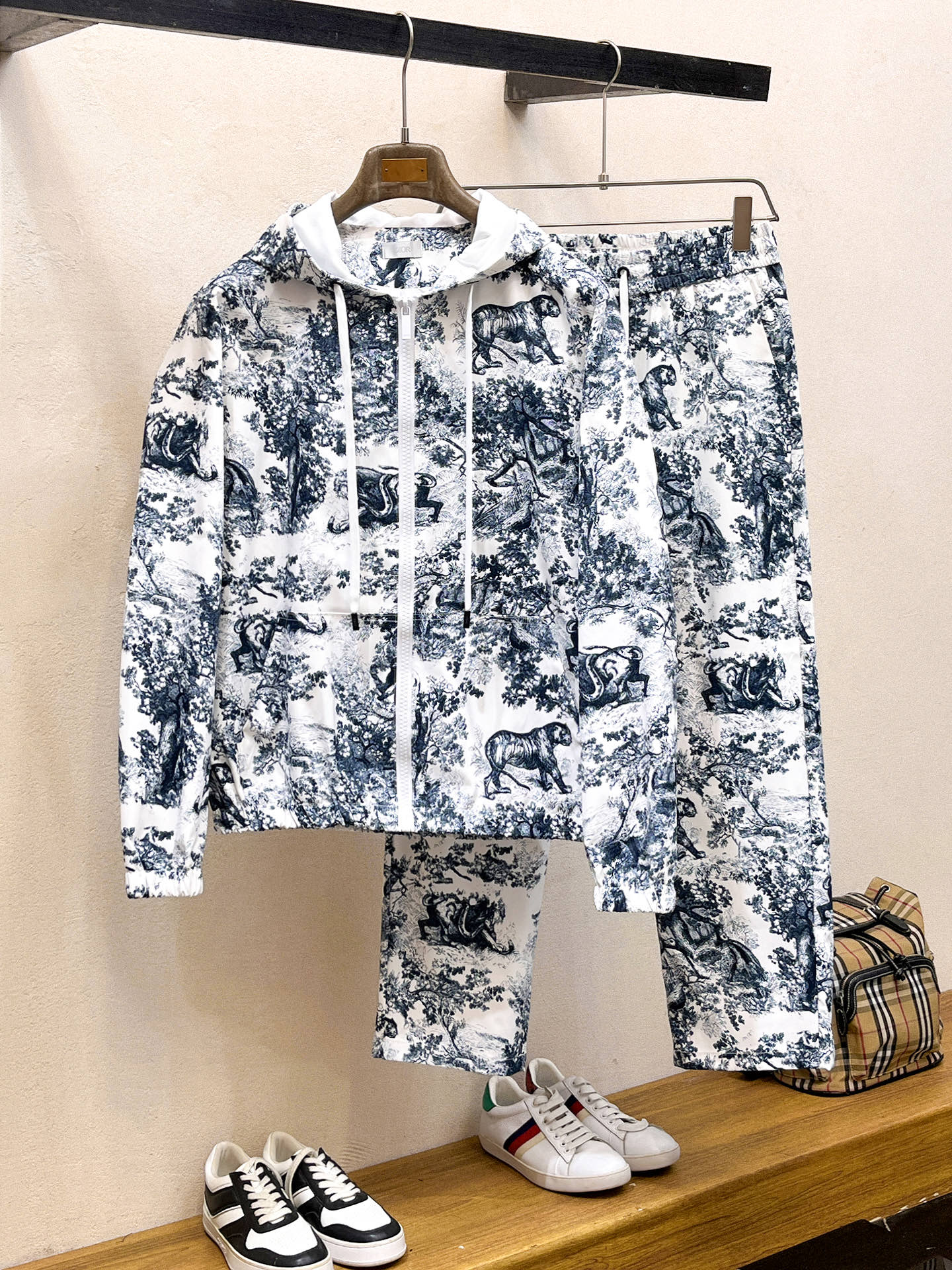 気ランキング第1位 クリスチャンディオール 上下服 セットアップ  メンズ