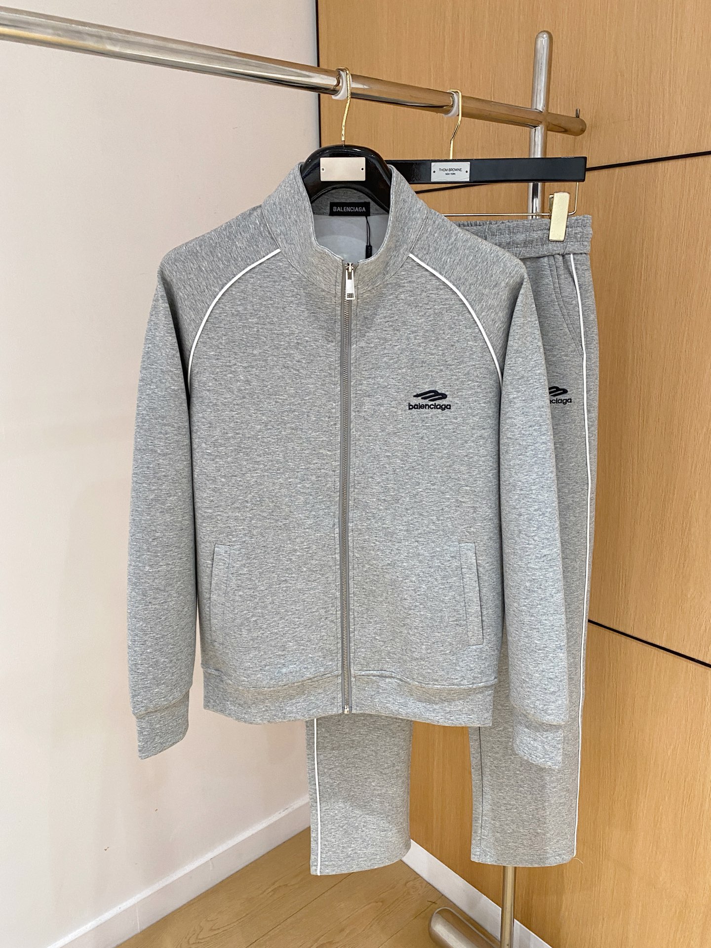 秋冬服 人気商品入荷 バレンシアガ 上下服 セットアップ? メンズ