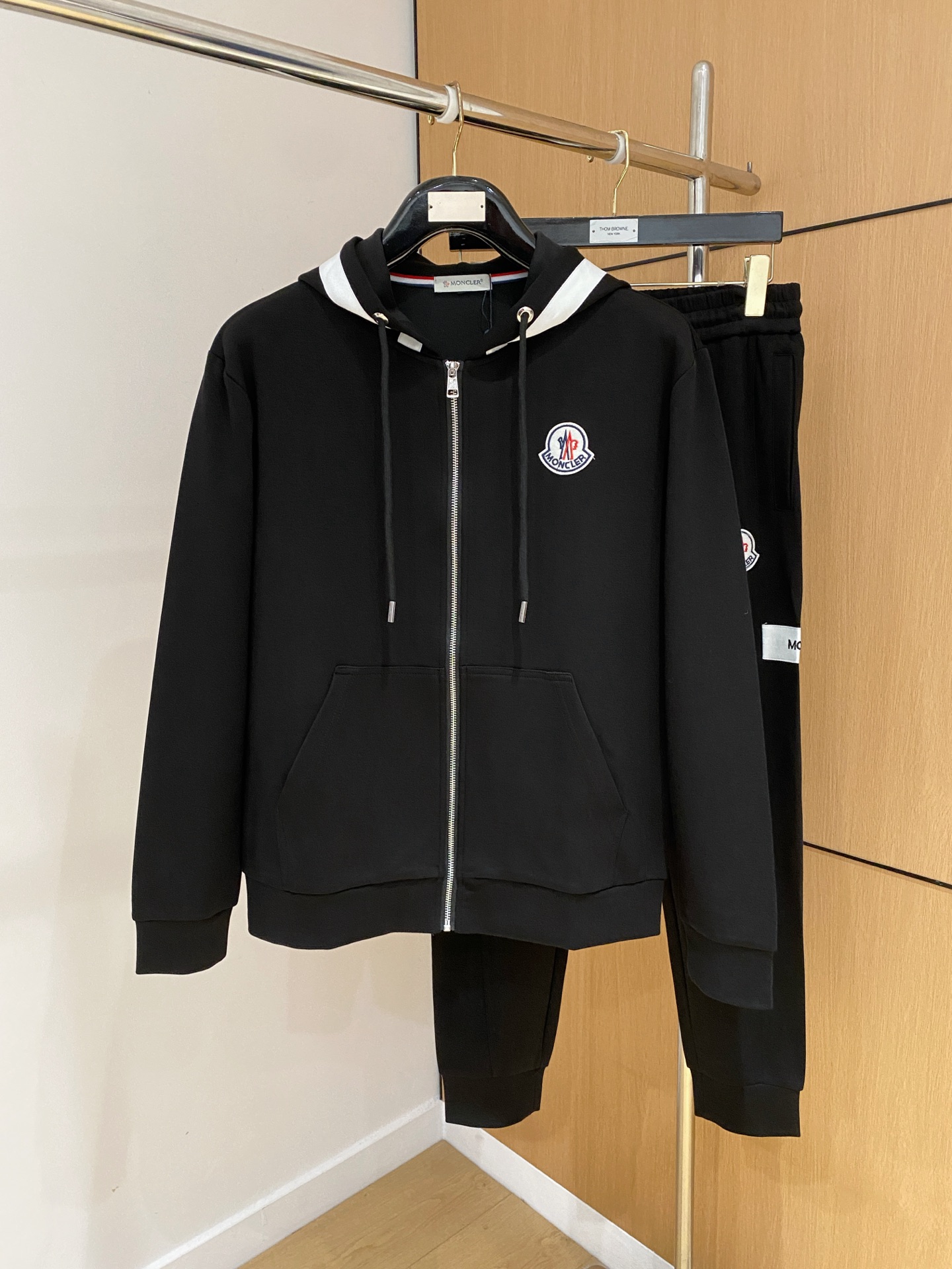 秋冬服 人気商品入荷 モンクレール 上下服 セットアップ メンズ