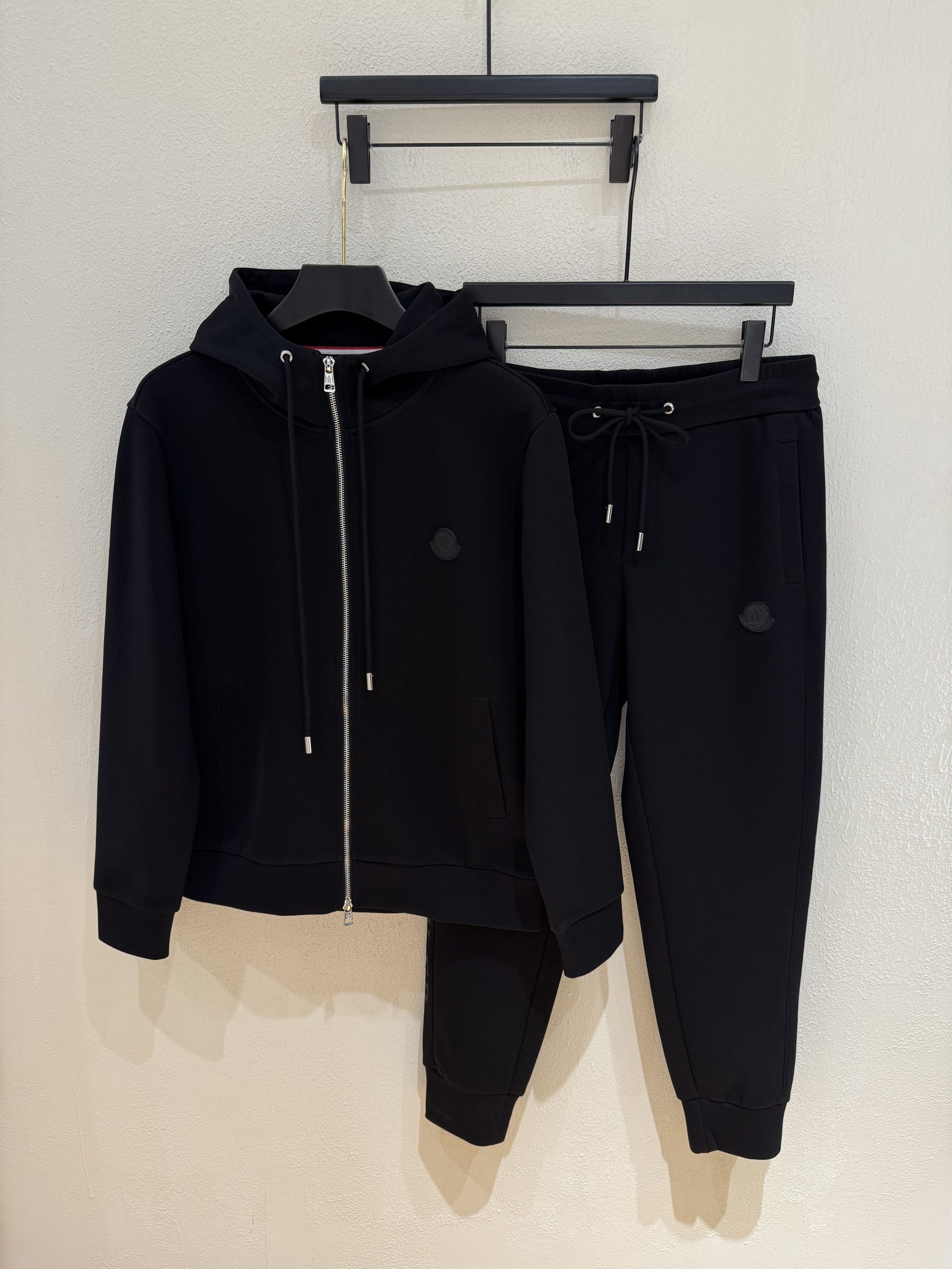 秋冬服 人気商品入荷 モンクレール 上下服 セットアップ  メンズ