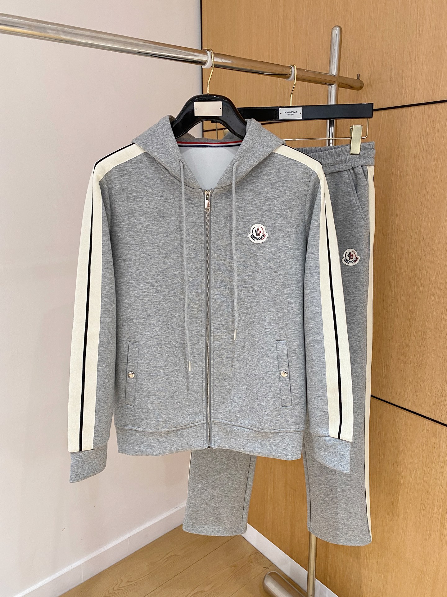 秋冬服 人気商品入荷 モンクレール 上下服 セットアップ  メンズ